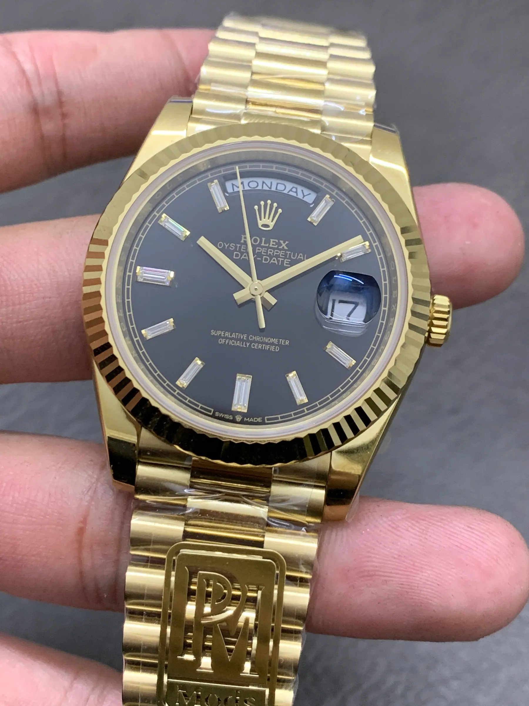 PPM l 单表耳3255 含陶瓷管 l 40 l 日历星期 Day-date 209g