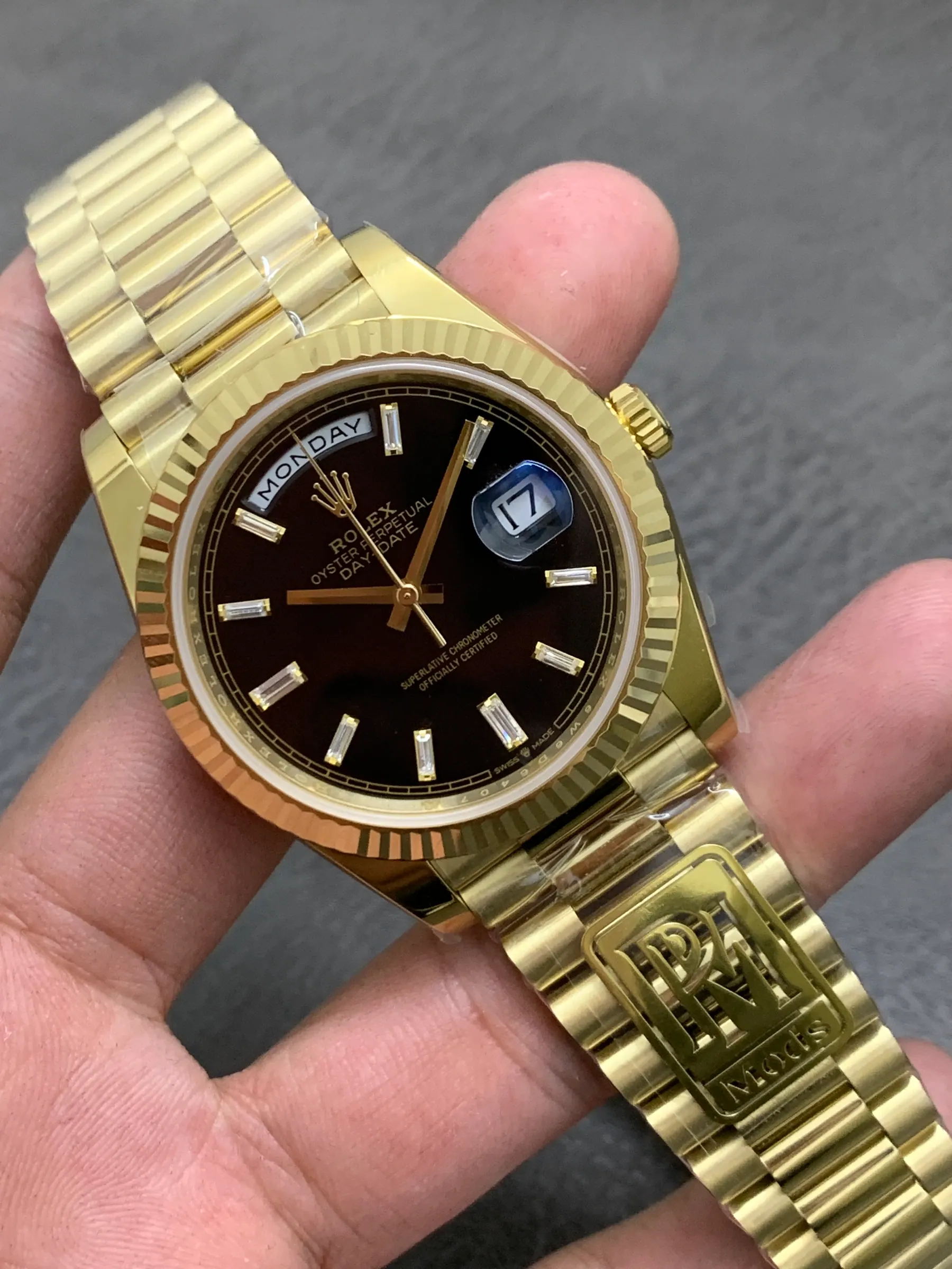 PPM l 单表耳3255 含陶瓷管 l 40 l 日历星期 Day-date 209g