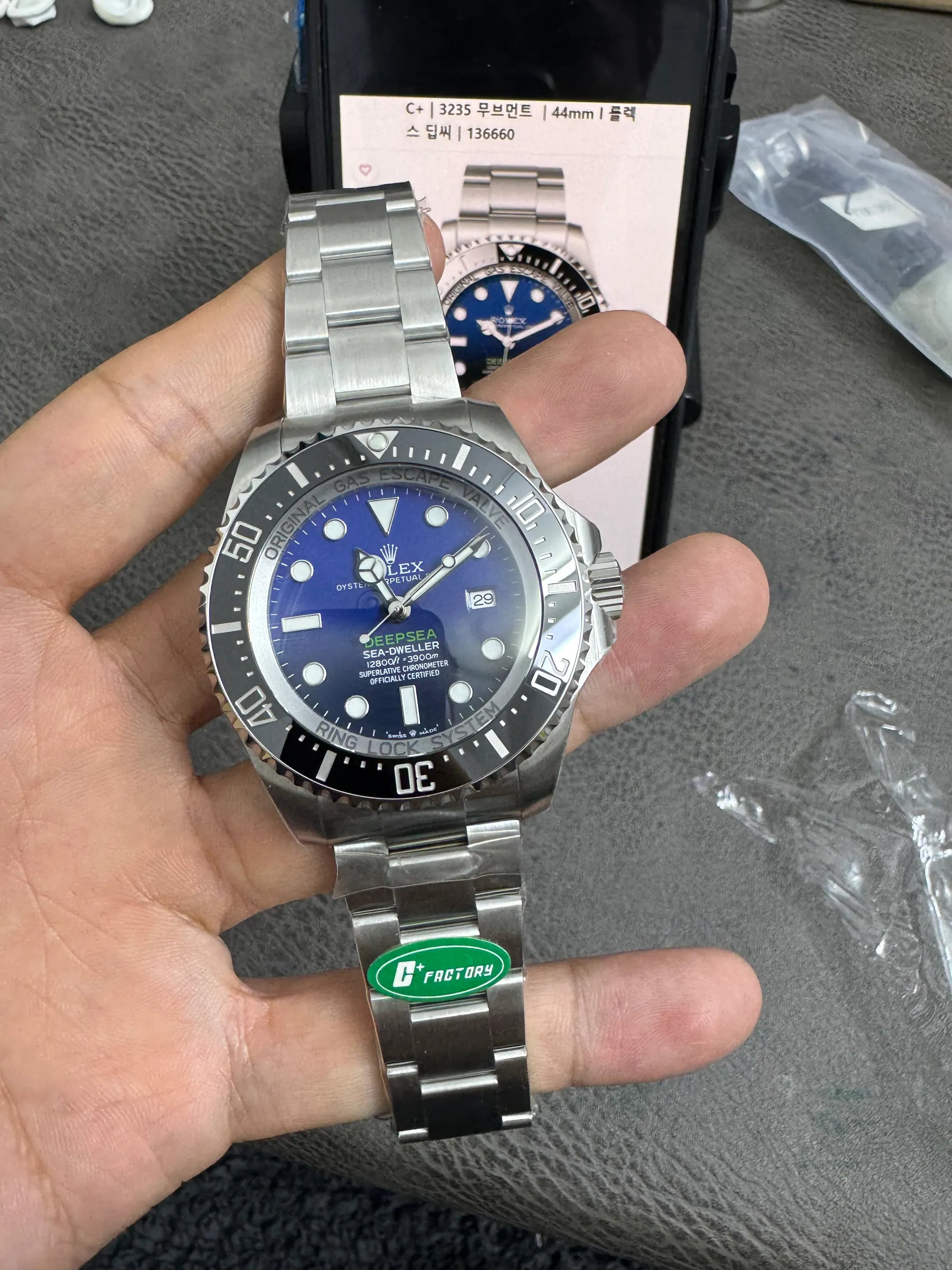 C+｜3235 机芯｜44mm｜劳力士深海型｜136660