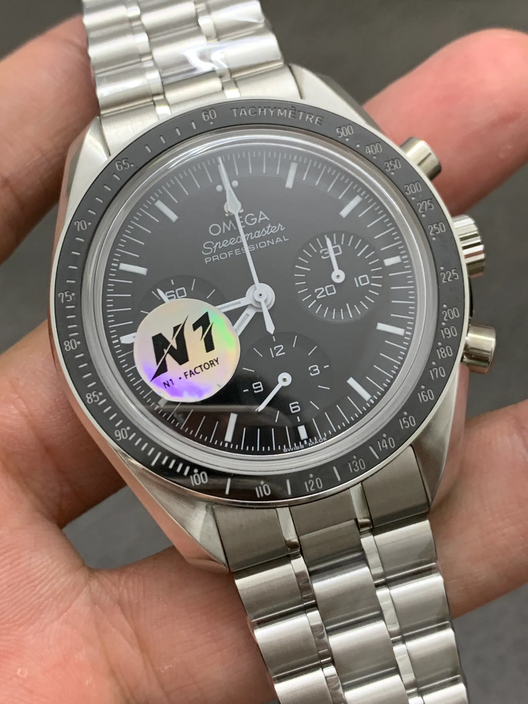 N1 l 3861 l 42毫米 l 欧米茄超霸月球表专业款 310.60.42.50.10.001