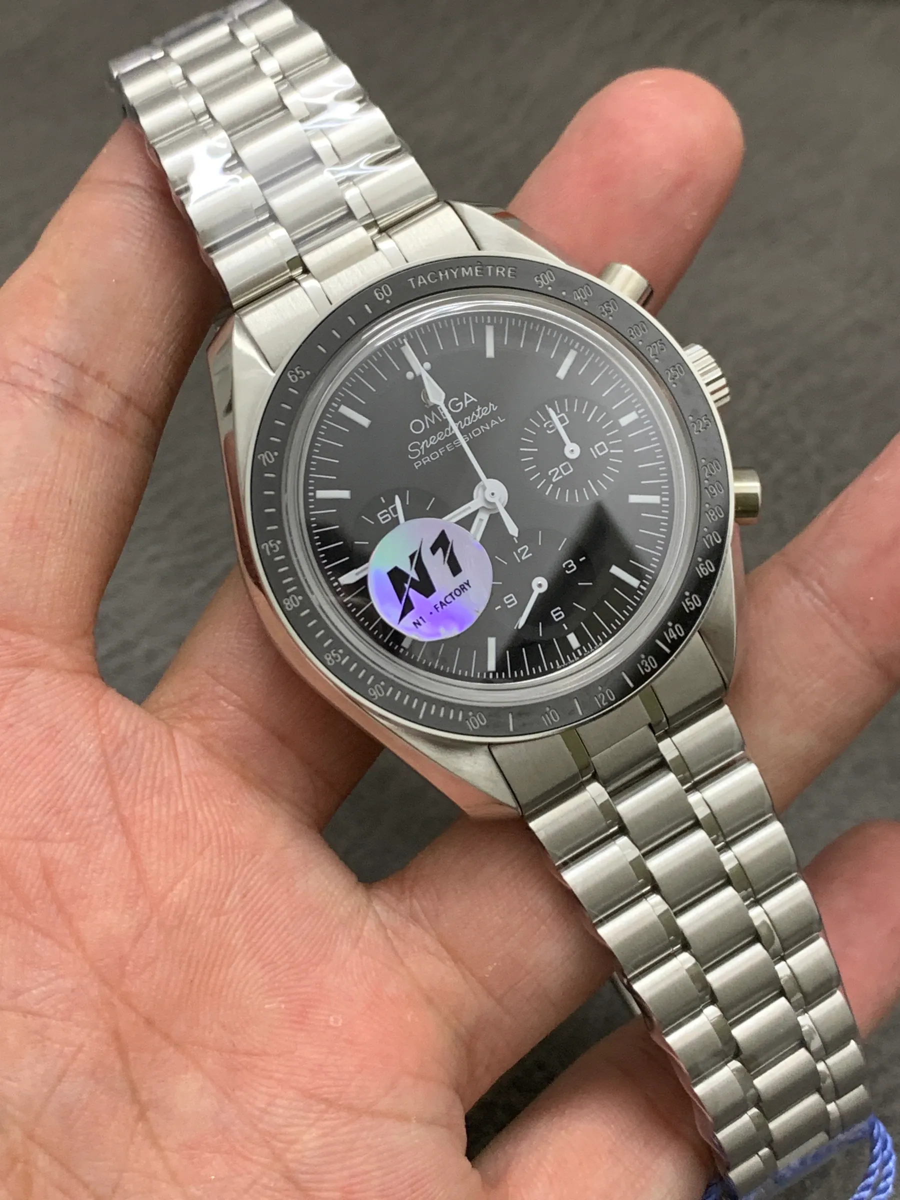 N1 l 3861 l 42毫米 l 欧米茄超霸月球表专业款 310.60.42.50.10.001