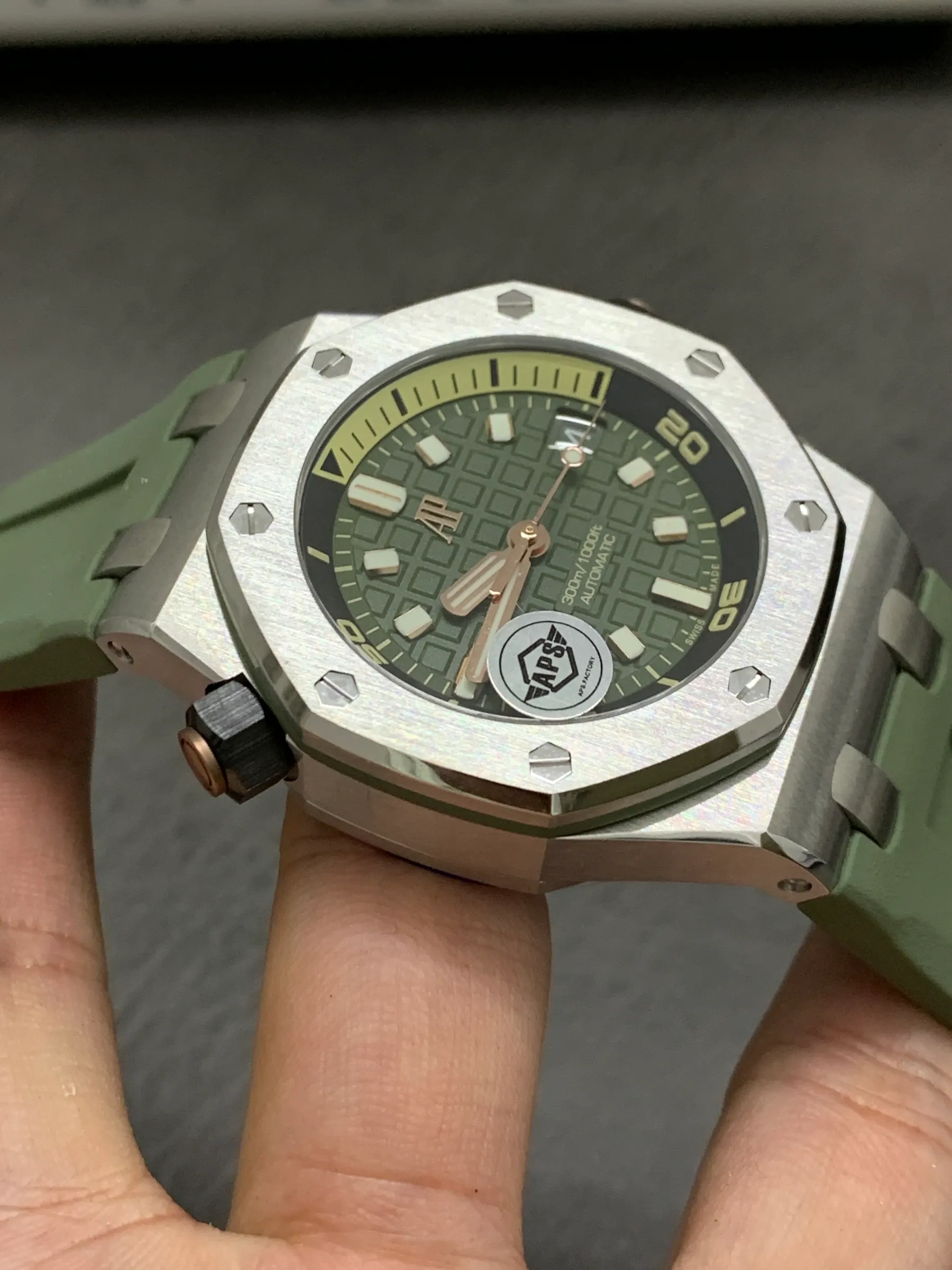 APS l 4302 l 42mm l 爱彼 15720