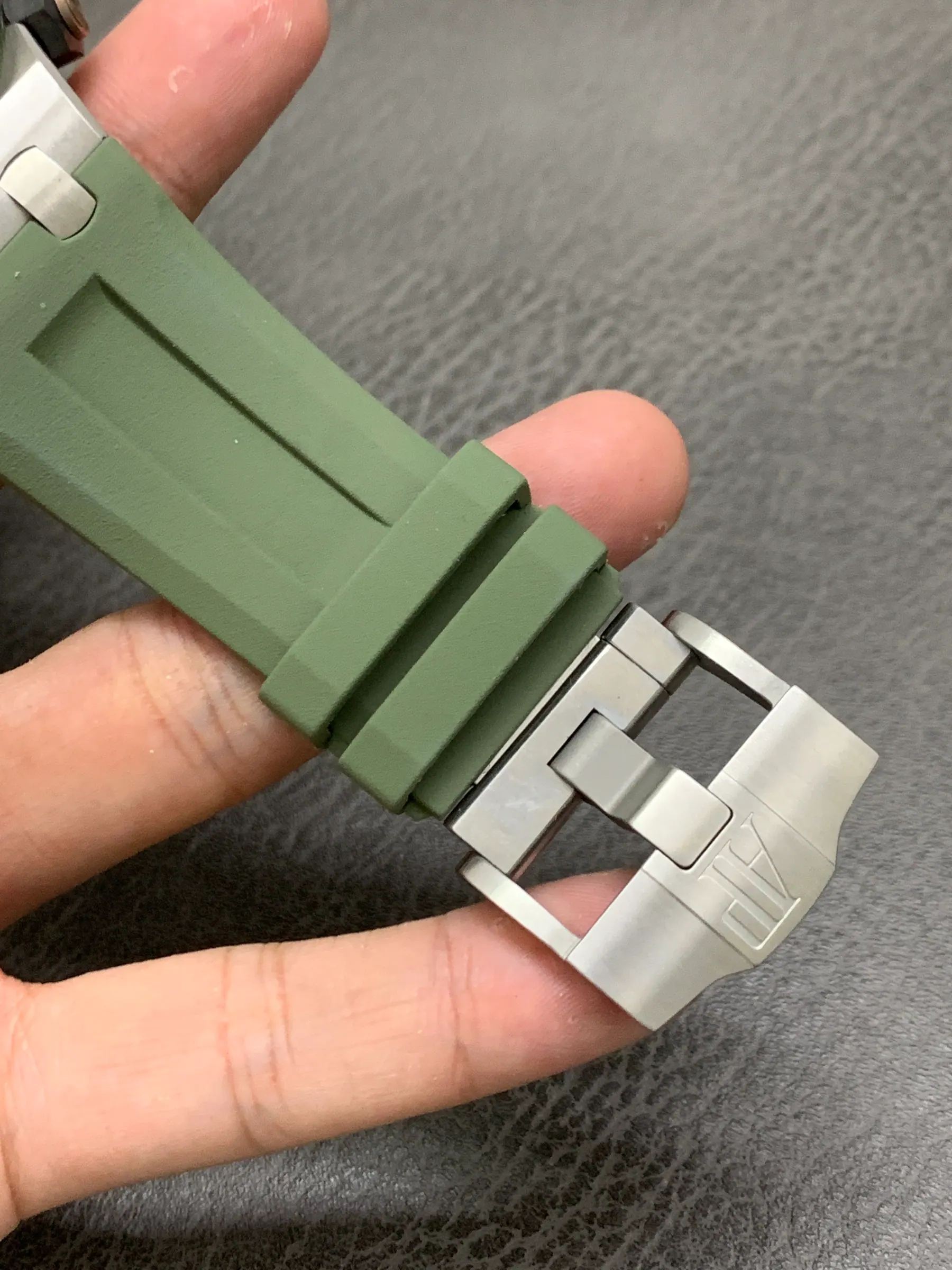 APS l 4302 l 42mm l 爱彼 15720
