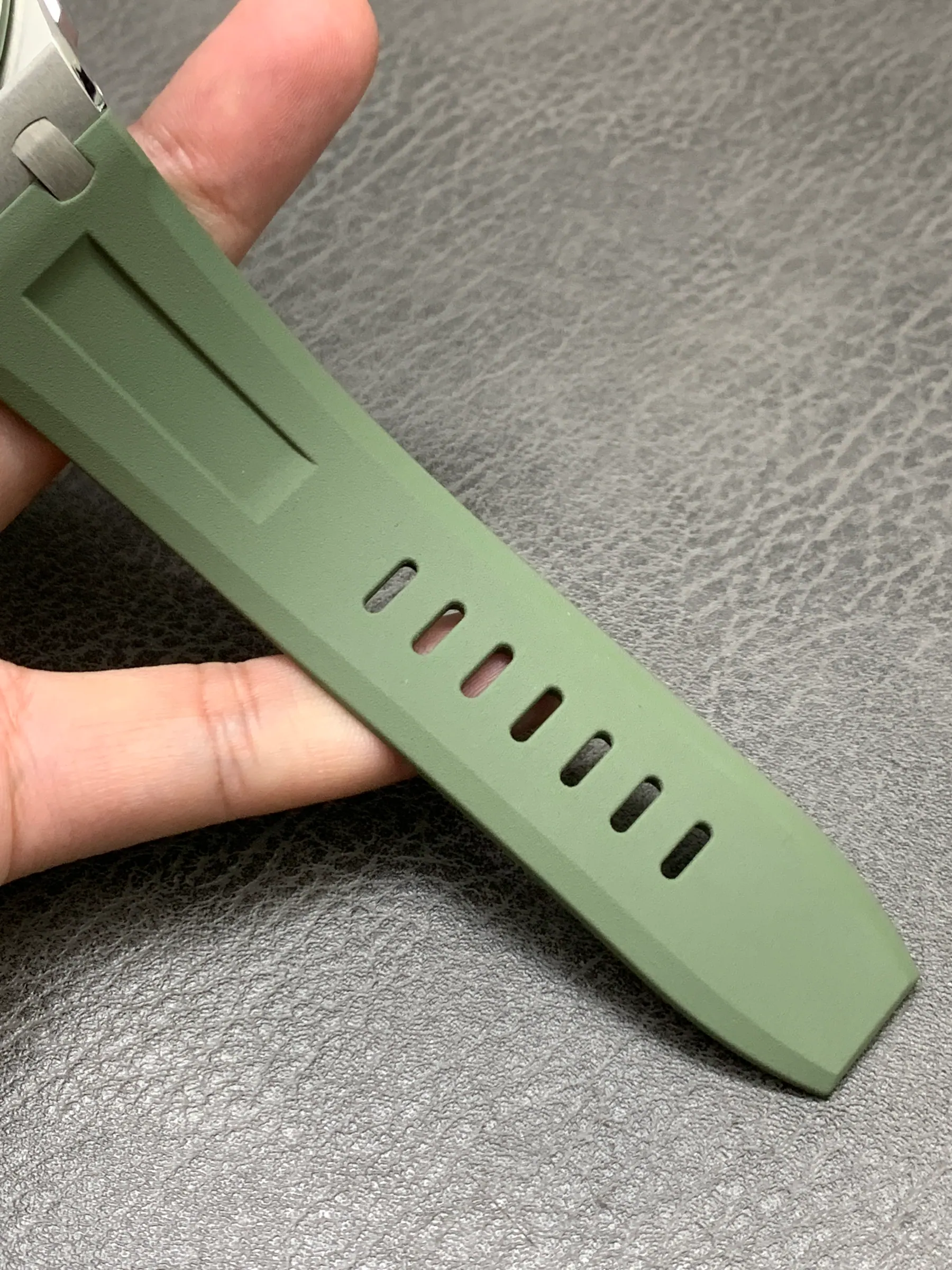 APS l 4302 l 42mm l 爱彼 15720