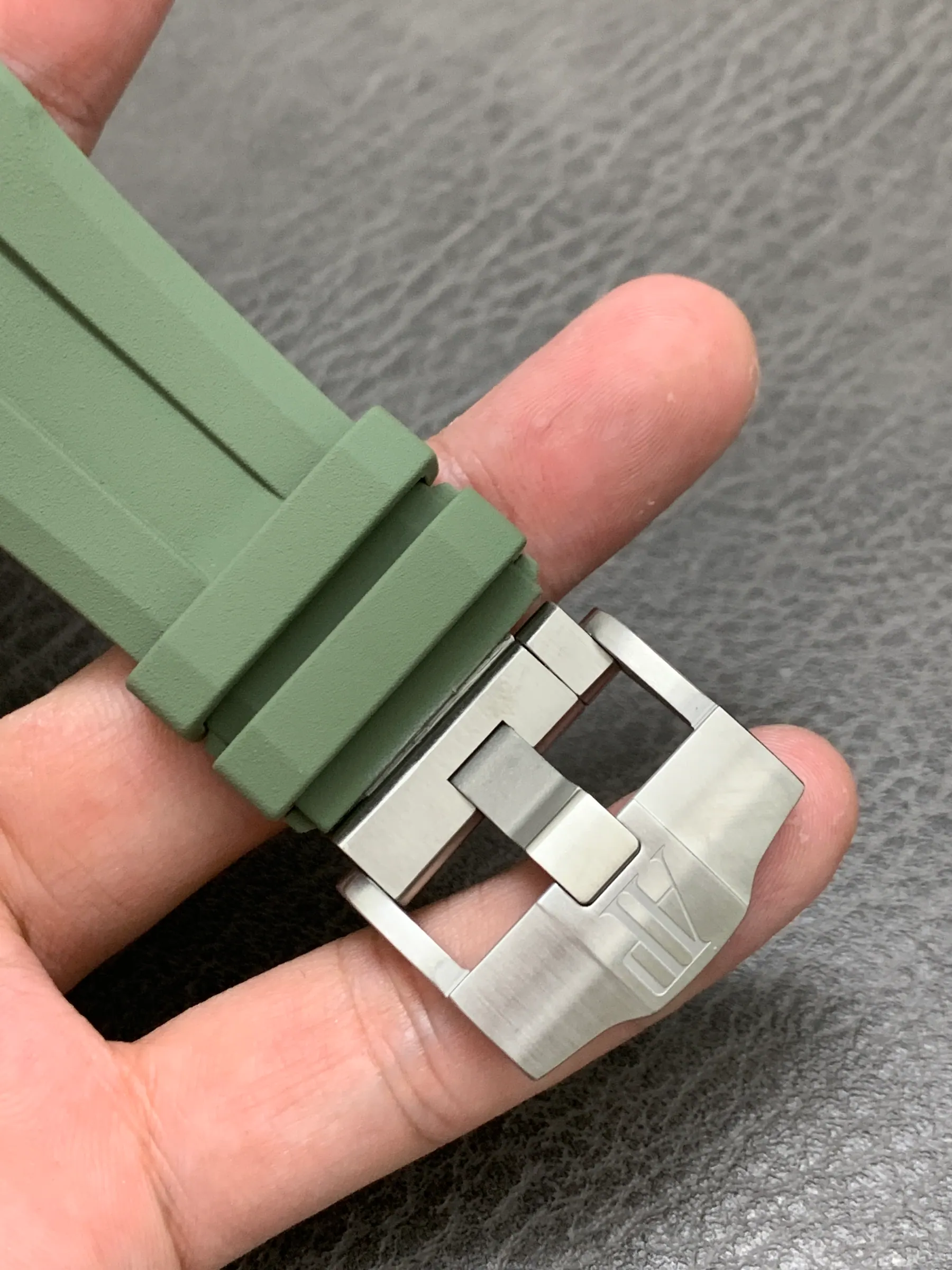 APS l 4302 l 42mm l 爱彼 15720