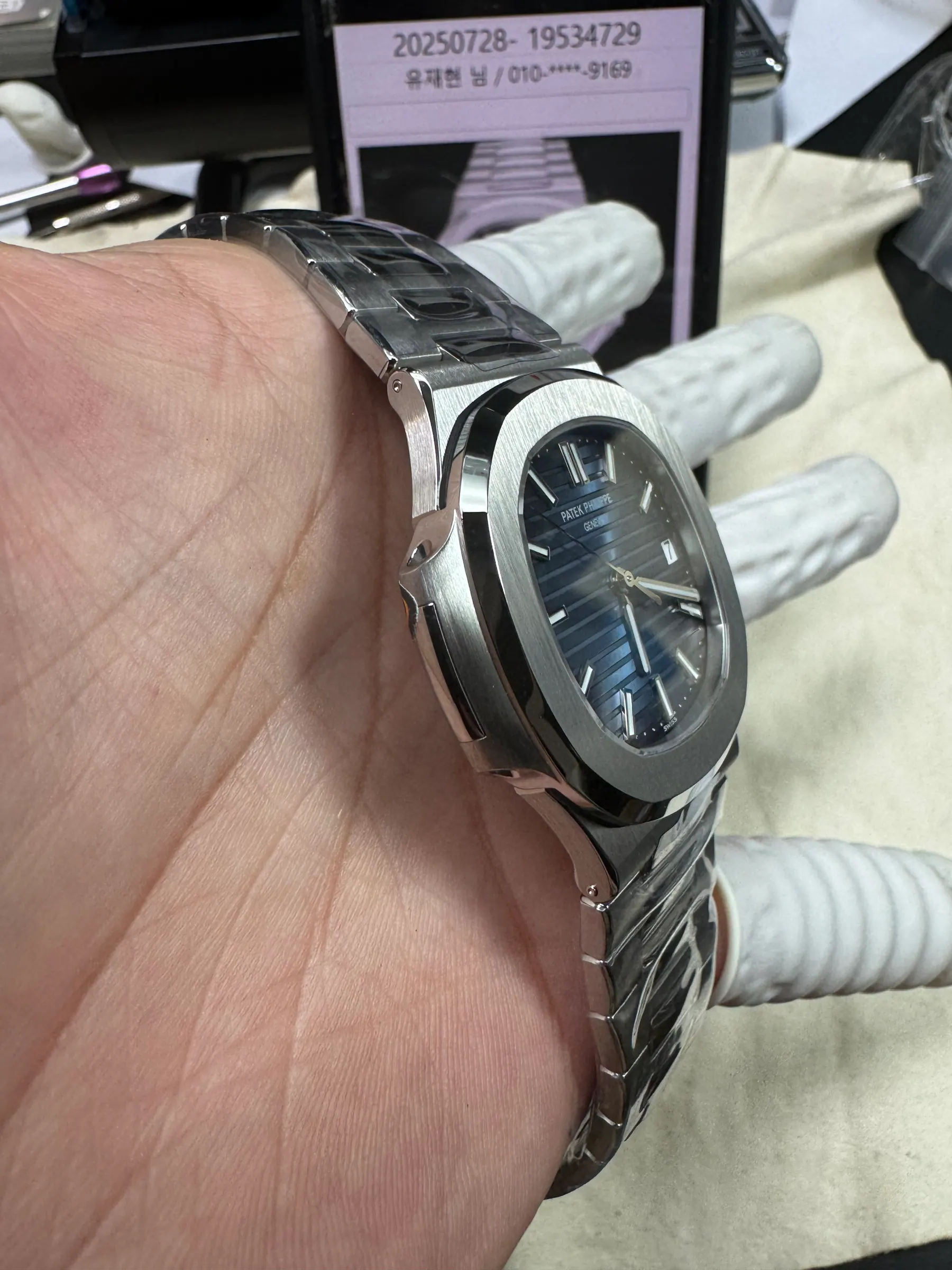 3K | Cal.324 机芯｜40mm l 百达翡丽 Nautilus 5711