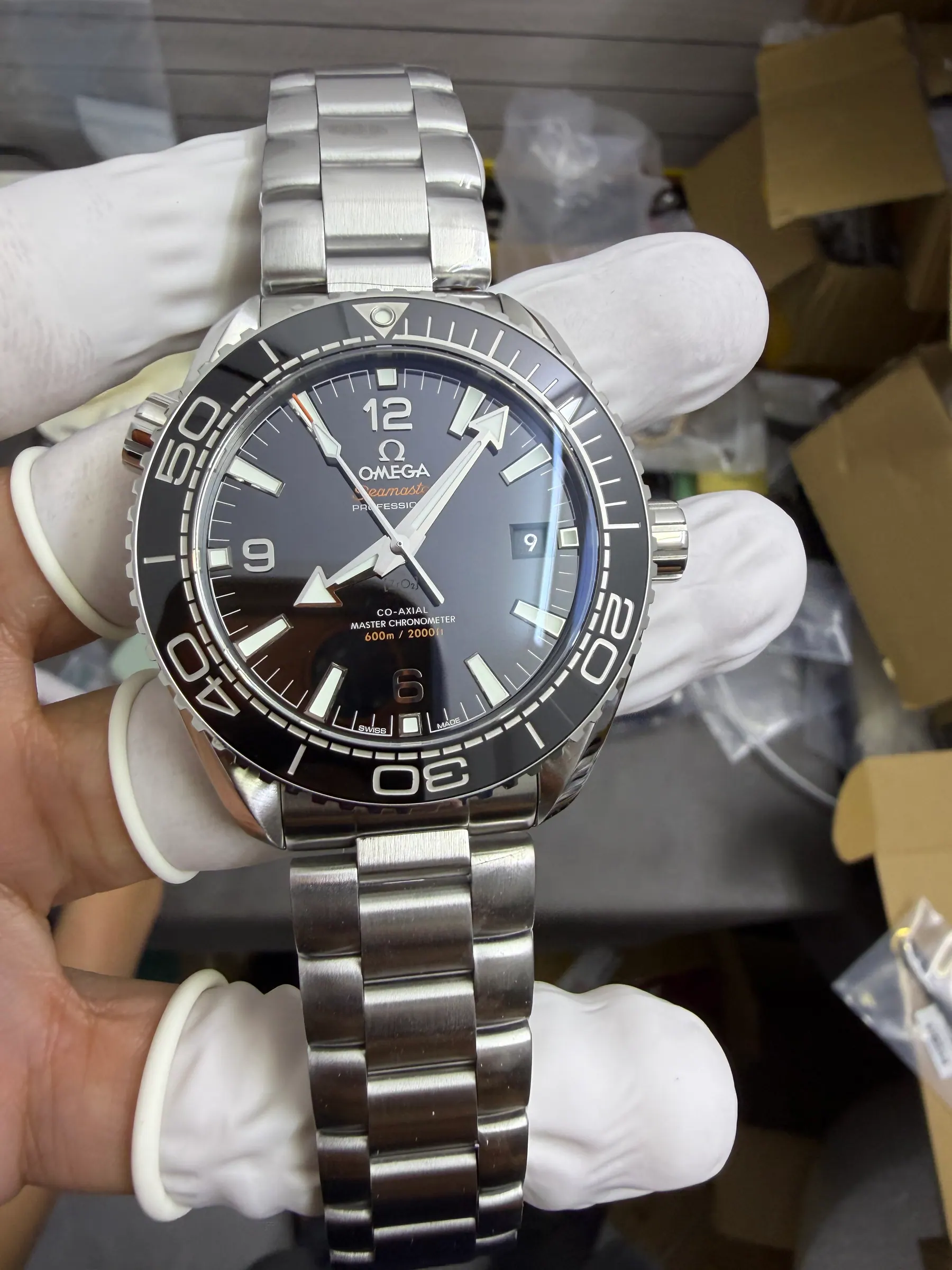 VS | 8900 | 42mm | 海马 Planet Ocean 600M