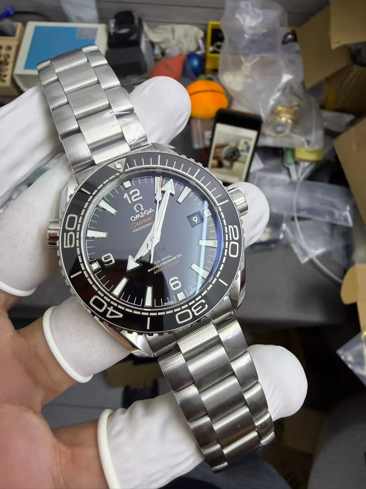VS | 8900 | 42mm | 海马 Planet Ocean 600M