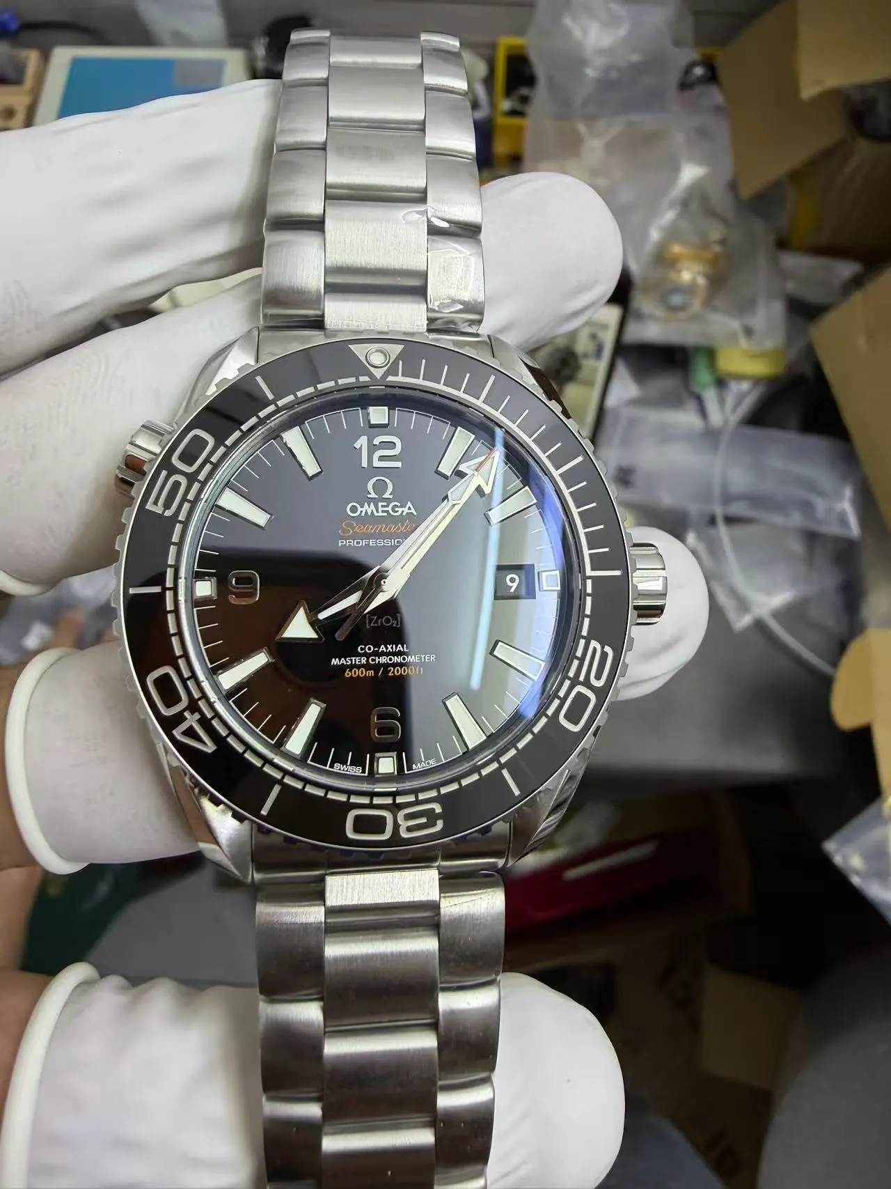 VS | 8900 | 42mm | 海马 Planet Ocean 600M