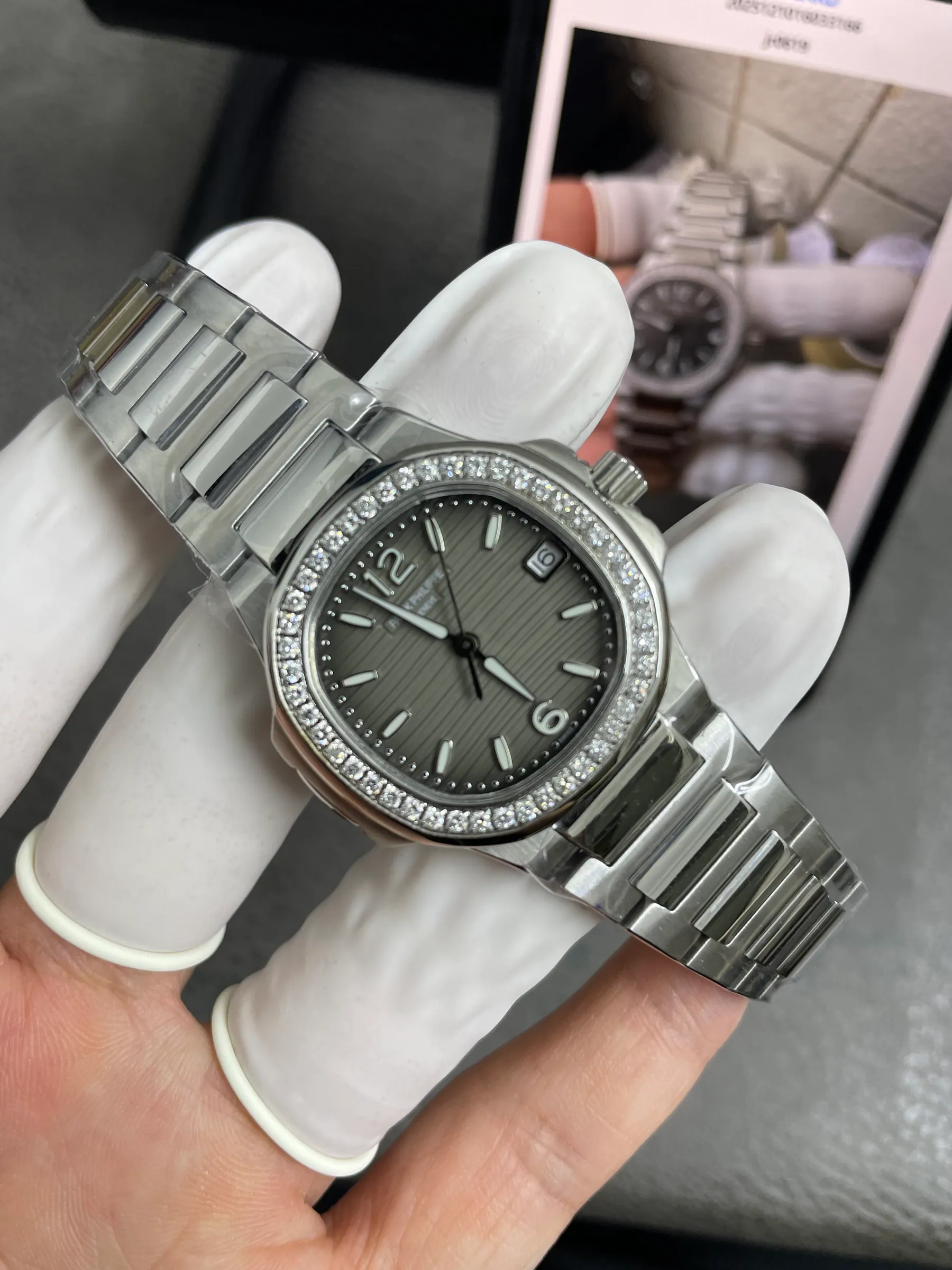 百达翡丽鹦鹉螺 32mm｜钻石