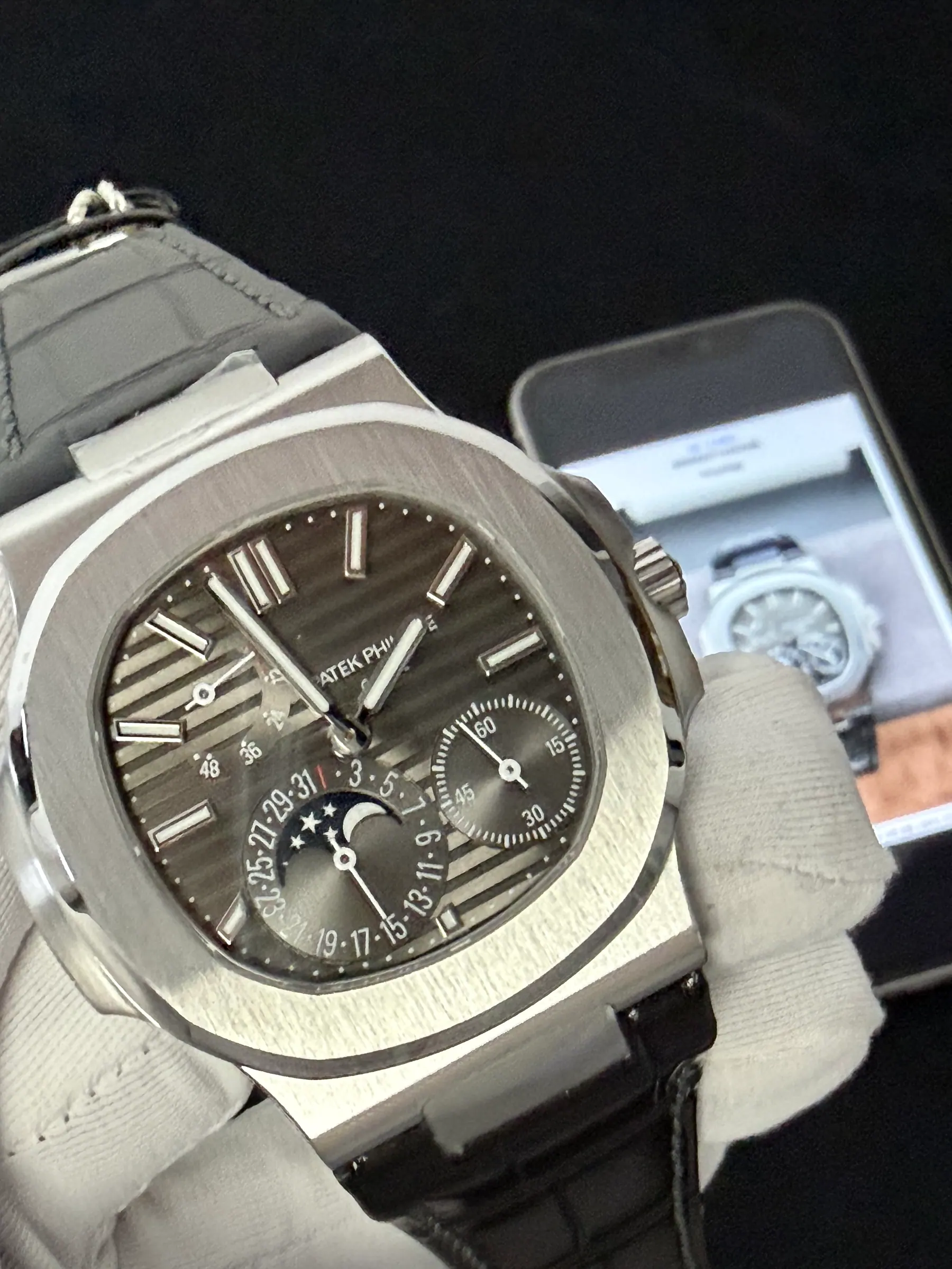ZF l cal:240 机芯 l 40mm l 百达翡丽 Nautilus 5712