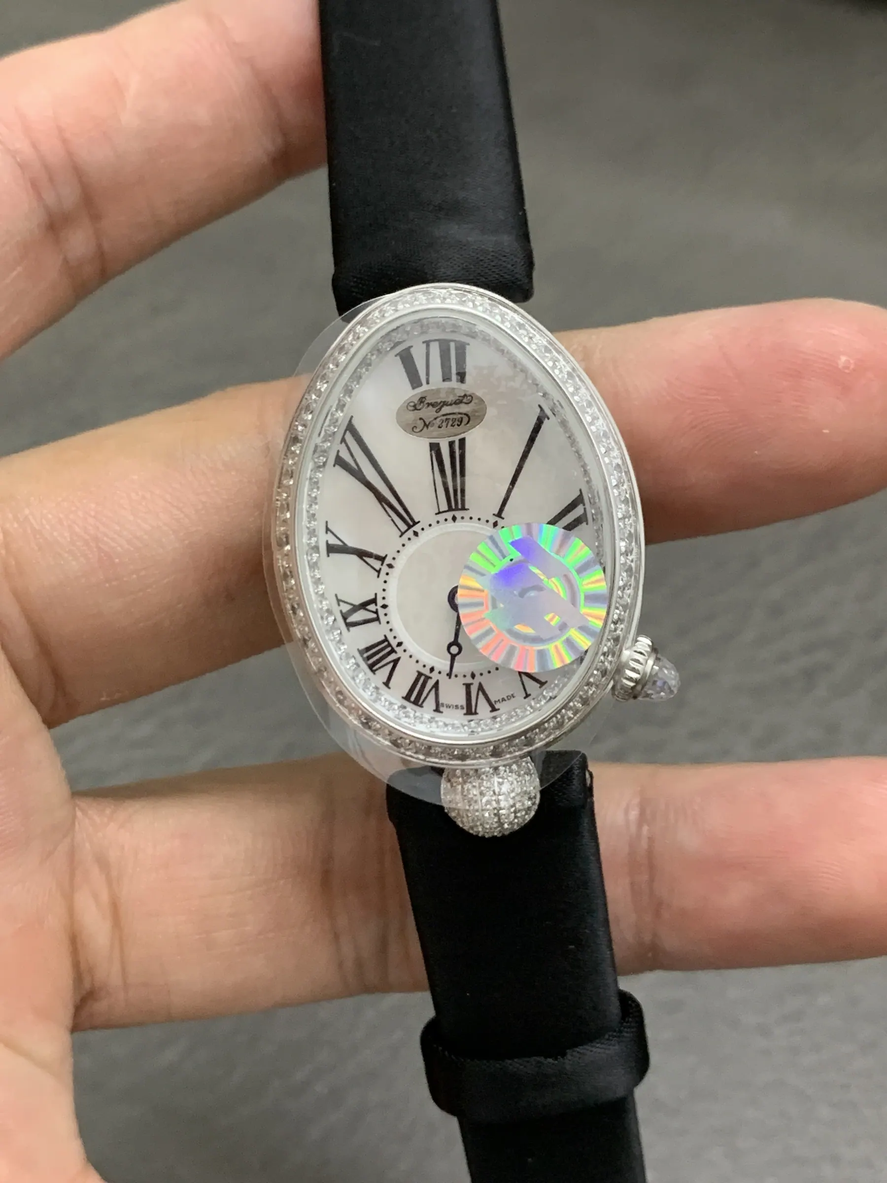 ZF l 6T28 cal 537/3 l 36.5x28.45 mm l 宝玑 Reine de Naples