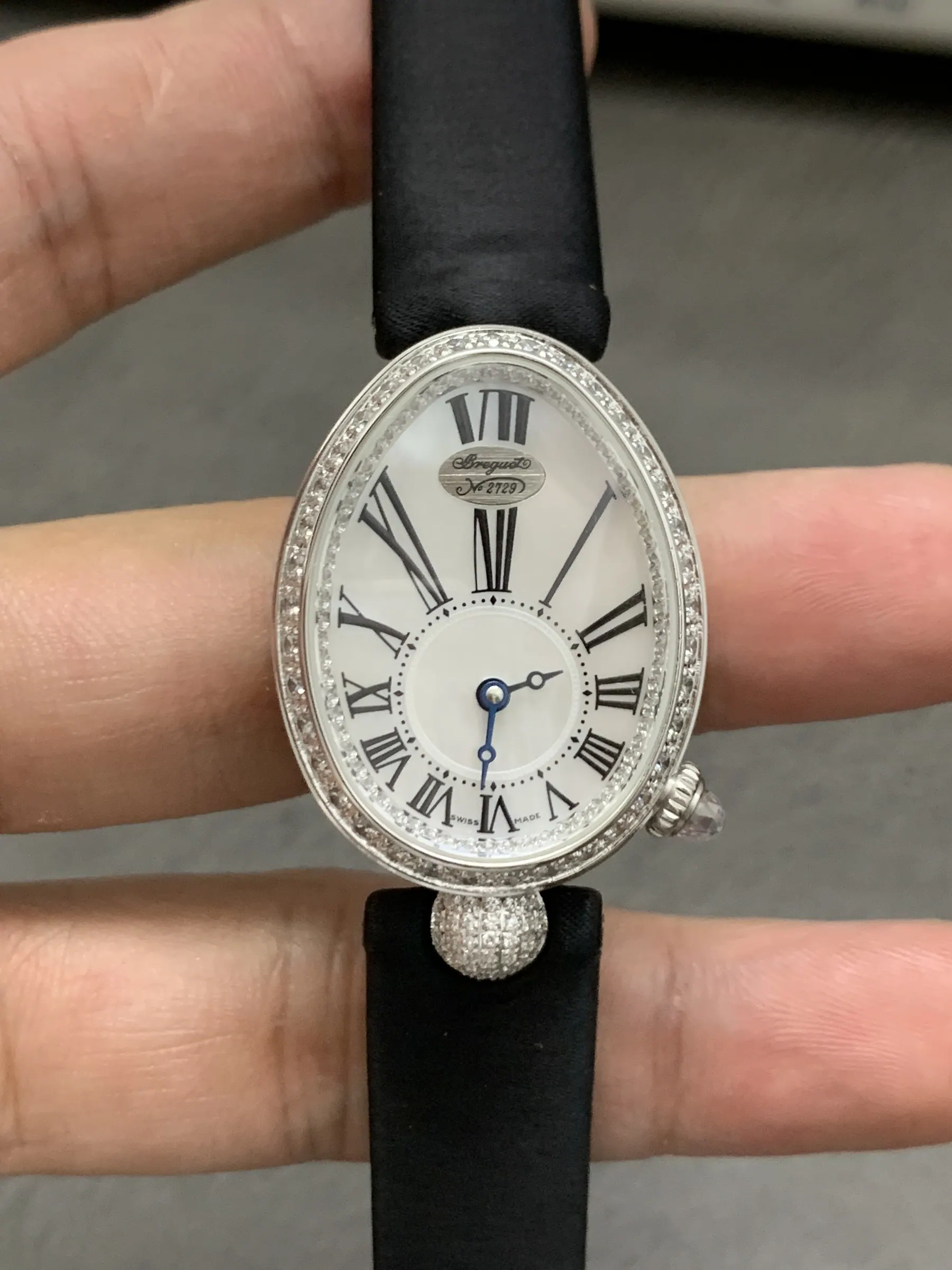 ZF l 6T28 cal 537/3 l 36.5x28.45 mm l 宝玑 Reine de Naples