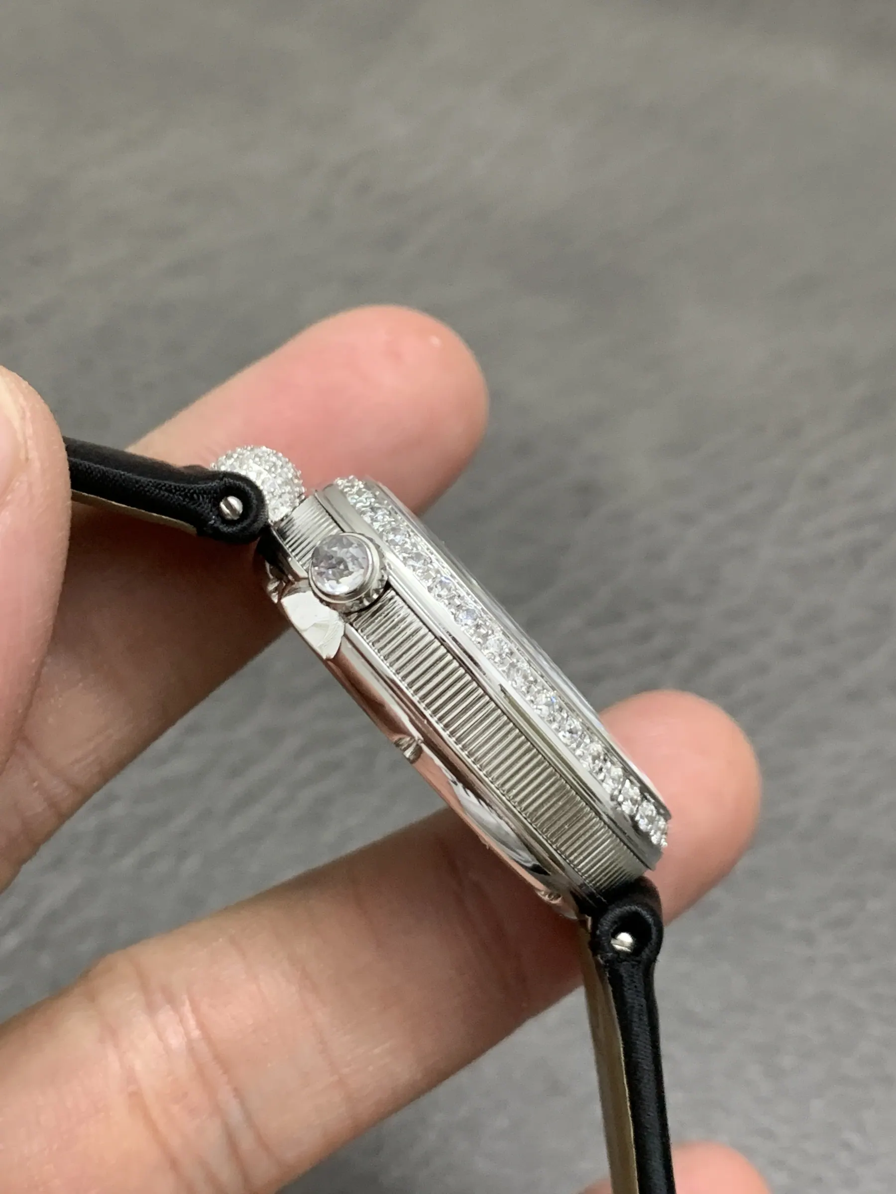 ZF l 6T28 cal 537/3 l 36.5x28.45 mm l 宝玑 Reine de Naples