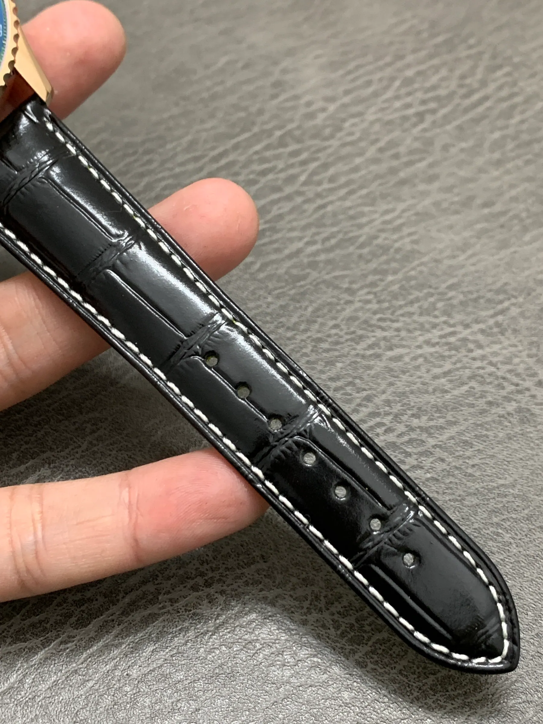 BLS l 43mm l 百年灵 Navitimer B01