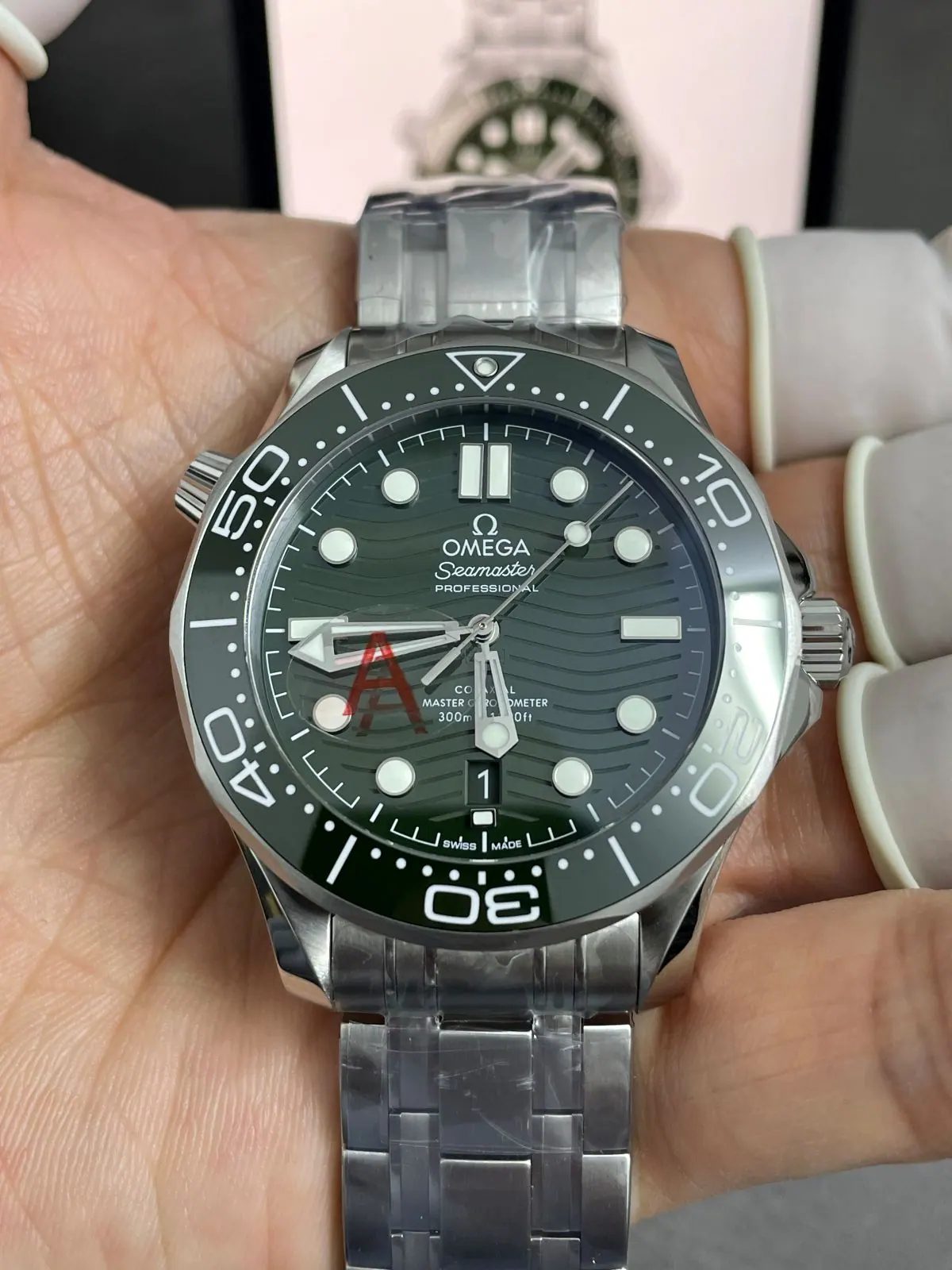 VS | 8800 机芯｜欧米茄海马潜水300M 210.30.42.20.10.001