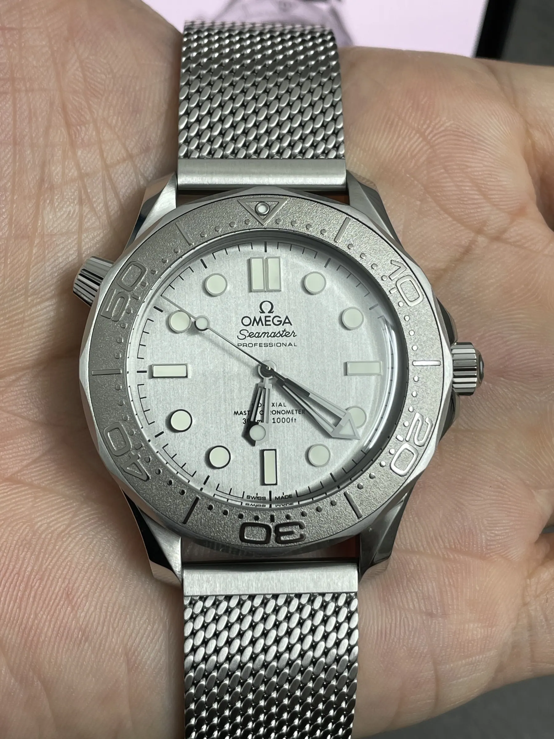 VS | 8800 机芯｜42mm | 欧米茄海马潜水300米 210.30.42.20.06.002 钛金属表链