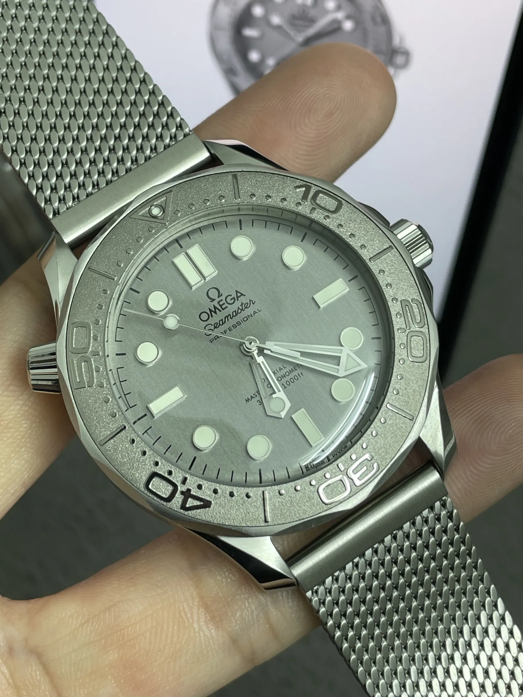 VS | 8800 机芯｜42mm | 欧米茄海马潜水300米 210.30.42.20.06.002 钛金属表链
