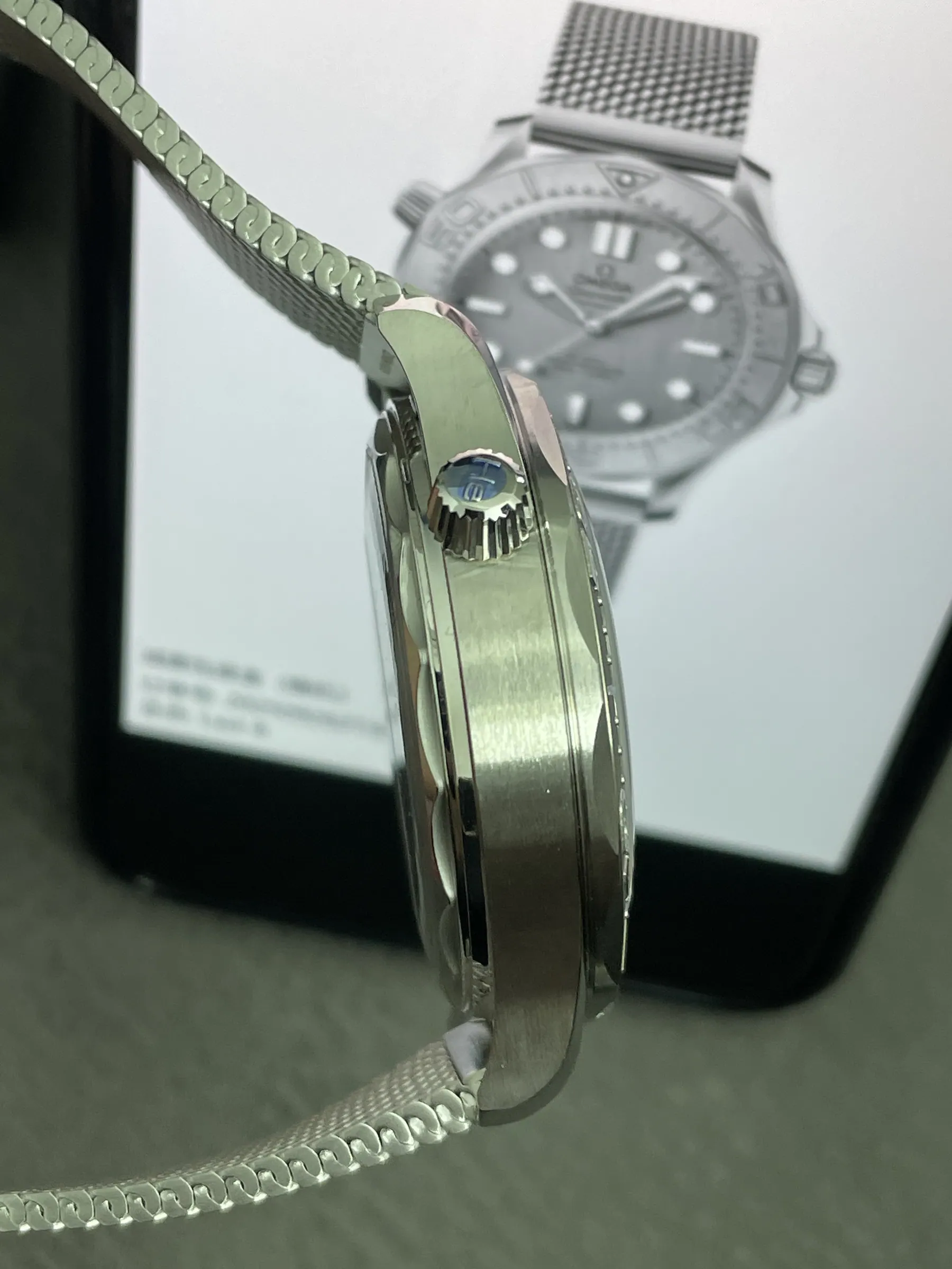 VS | 8800 机芯｜42mm | 欧米茄海马潜水300米 210.30.42.20.06.002 钛金属表链