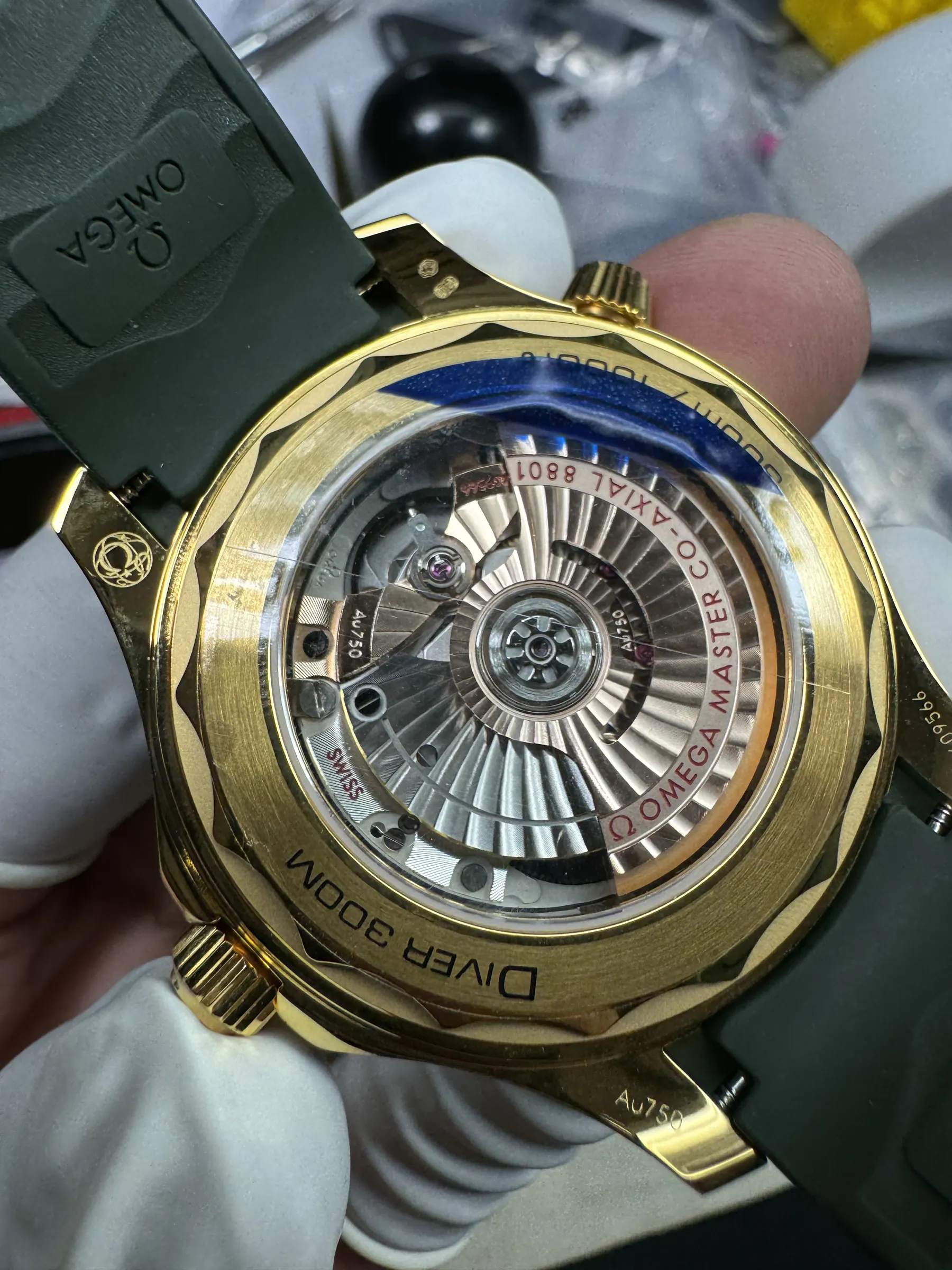 VS | 8800 机芯｜42mm l 欧米茄海马潜水300M 210.62.42.20.10.001