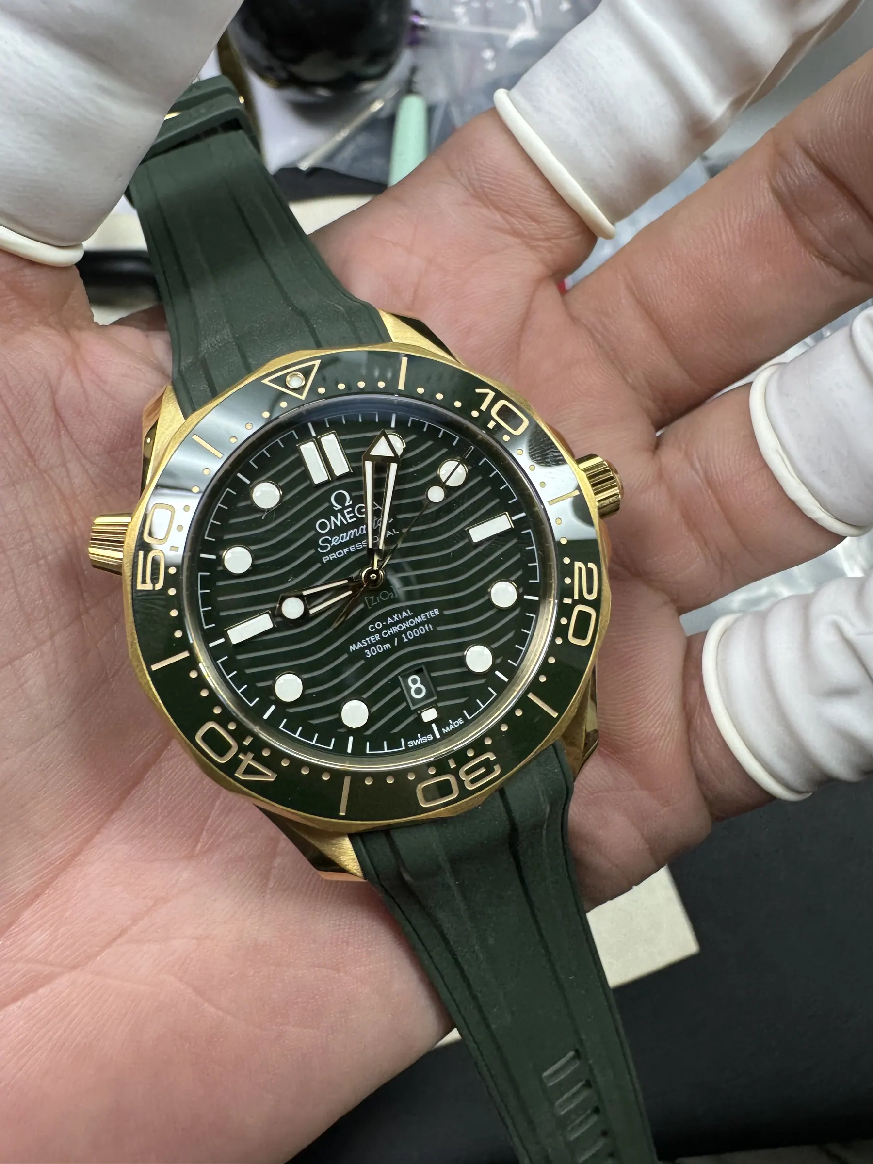 VS | 8800 机芯｜42mm l 欧米茄海马潜水300M 210.62.42.20.10.001