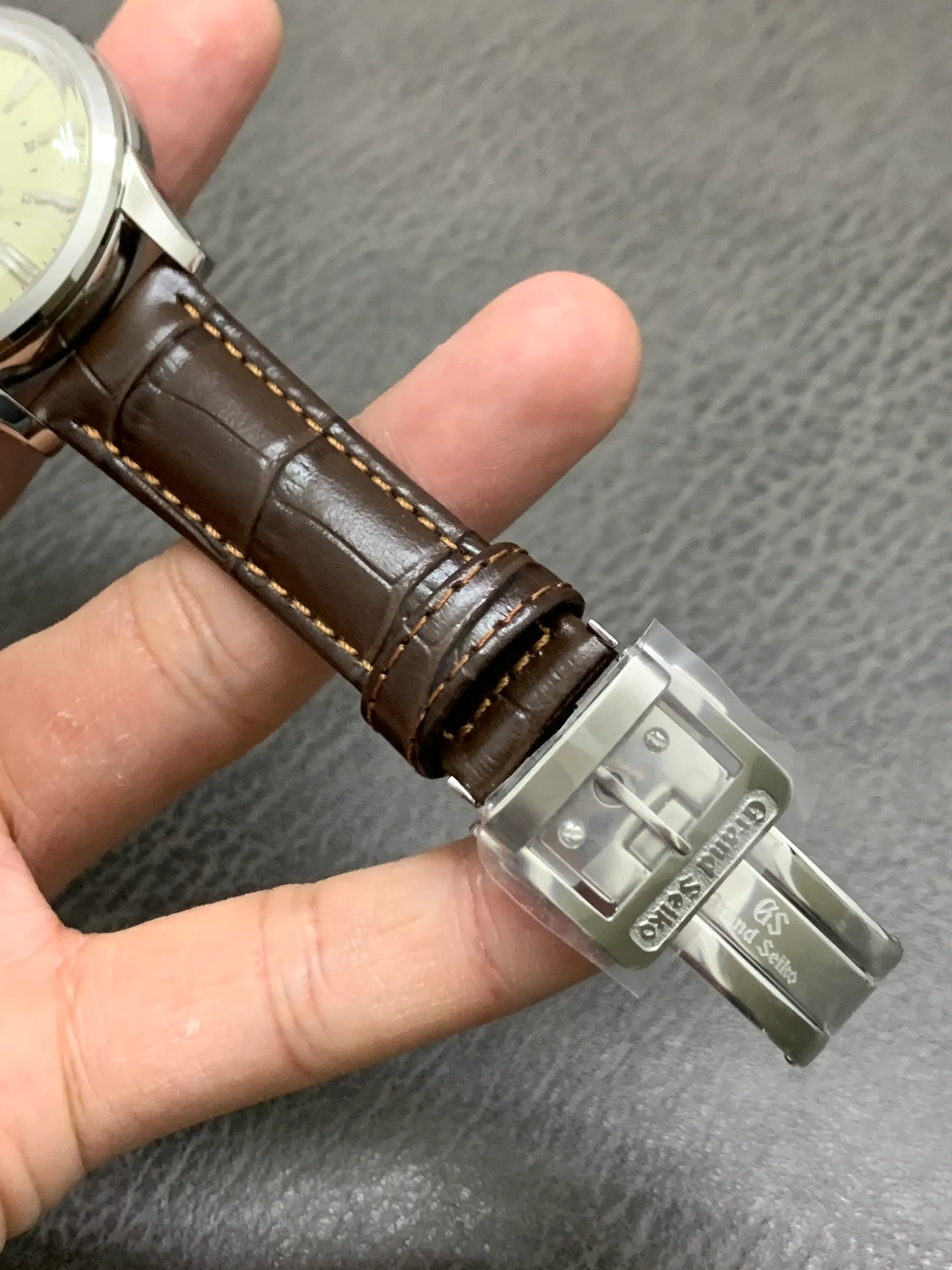 GS l NH34 机芯 l 39.5mm l Grand Seiko GMT SBGM221