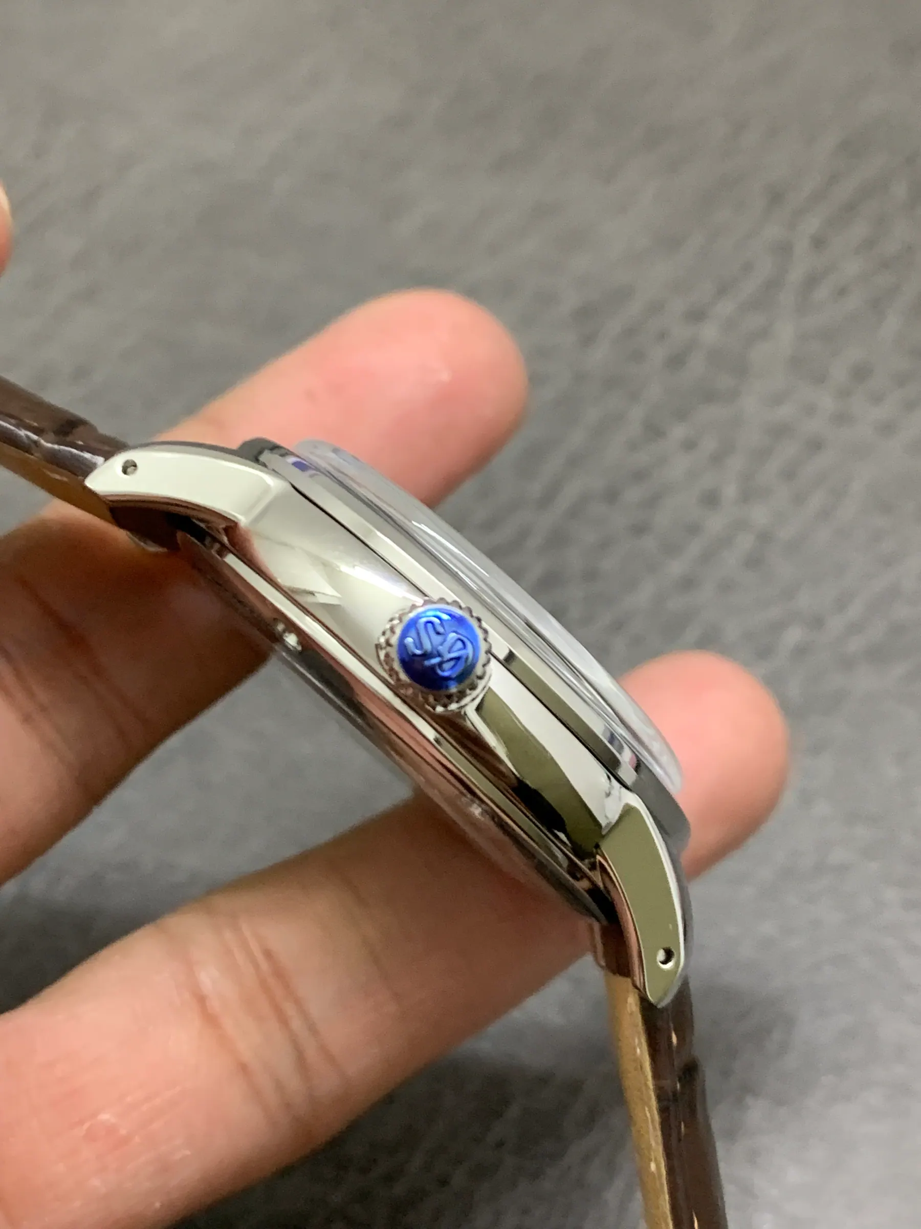 GS l NH34 机芯 l 39.5mm l Grand Seiko GMT SBGM221