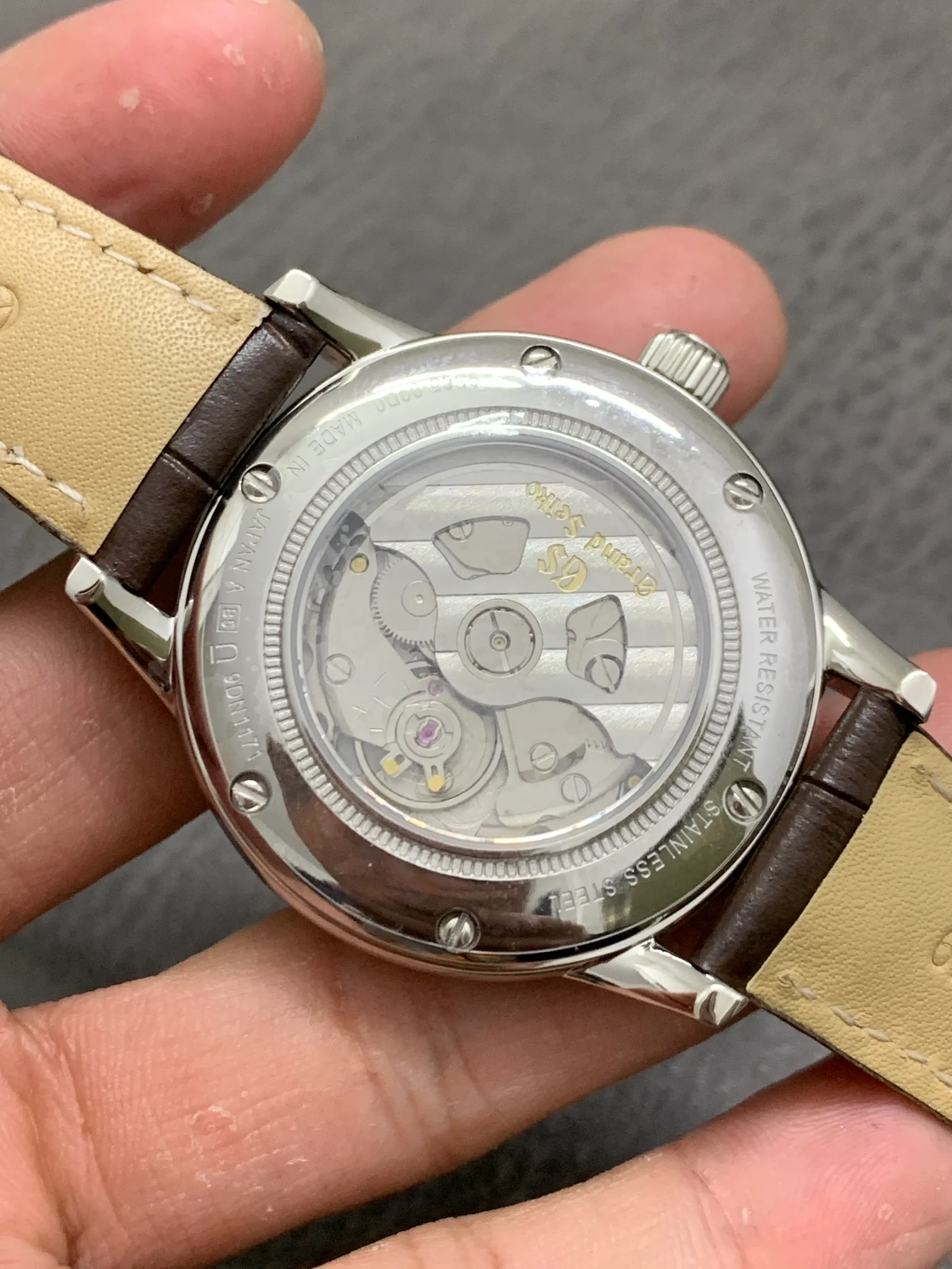 GS l NH34 机芯 l 39.5mm l Grand Seiko GMT SBGM221