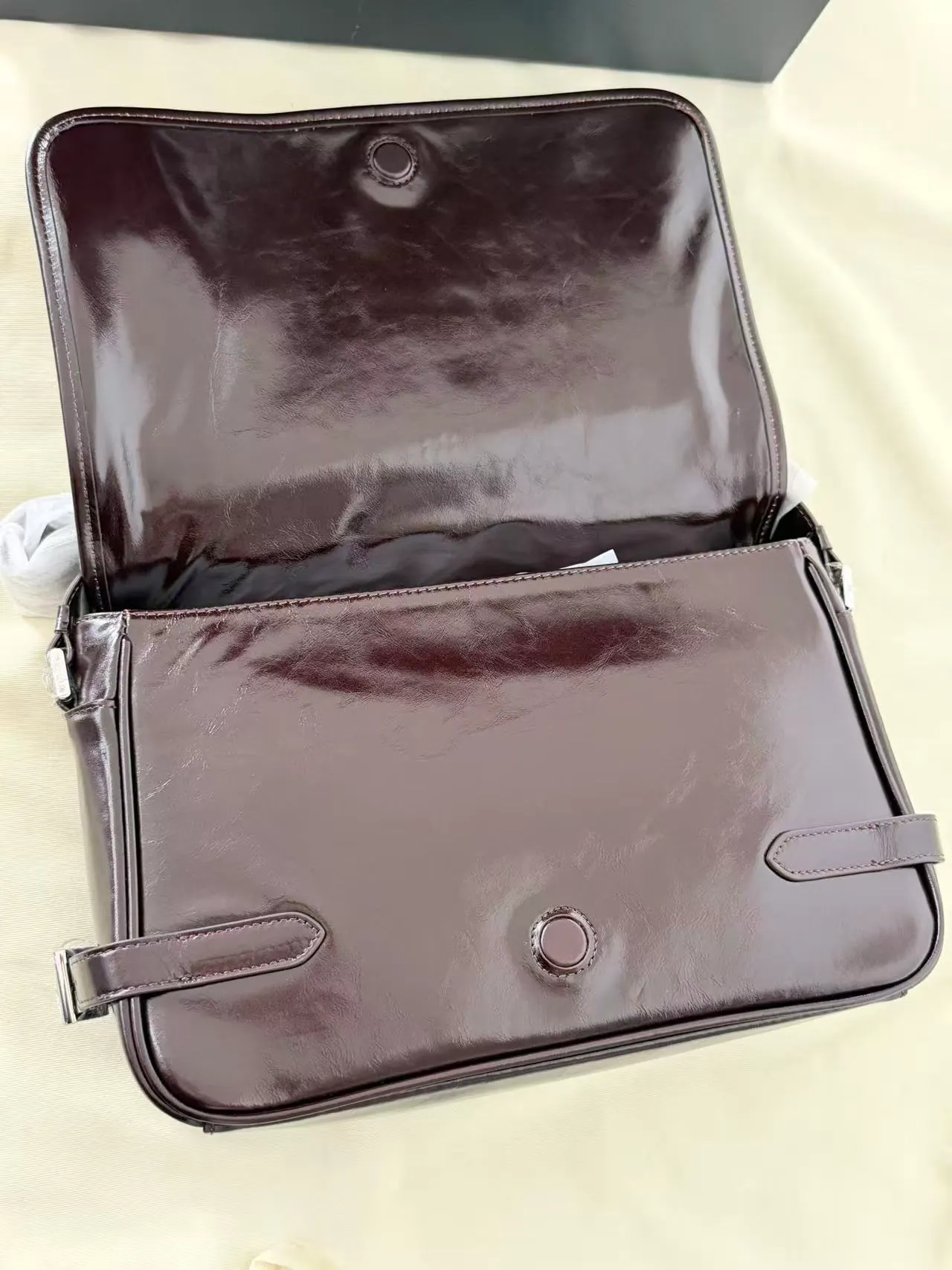 Prada 三角标志斜挎包 2VD073 30*20*11cm