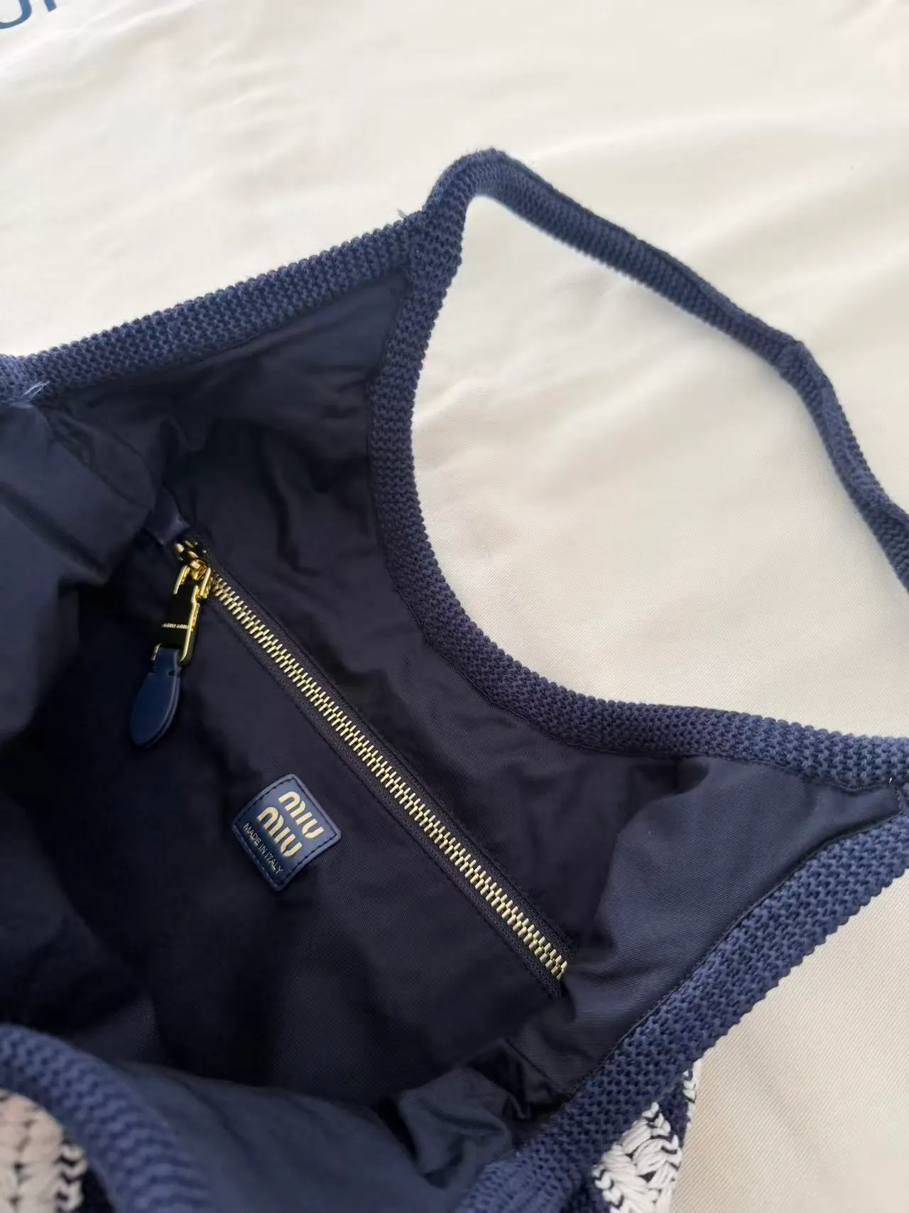 Miu Miu 常春藤钩编包 35cm