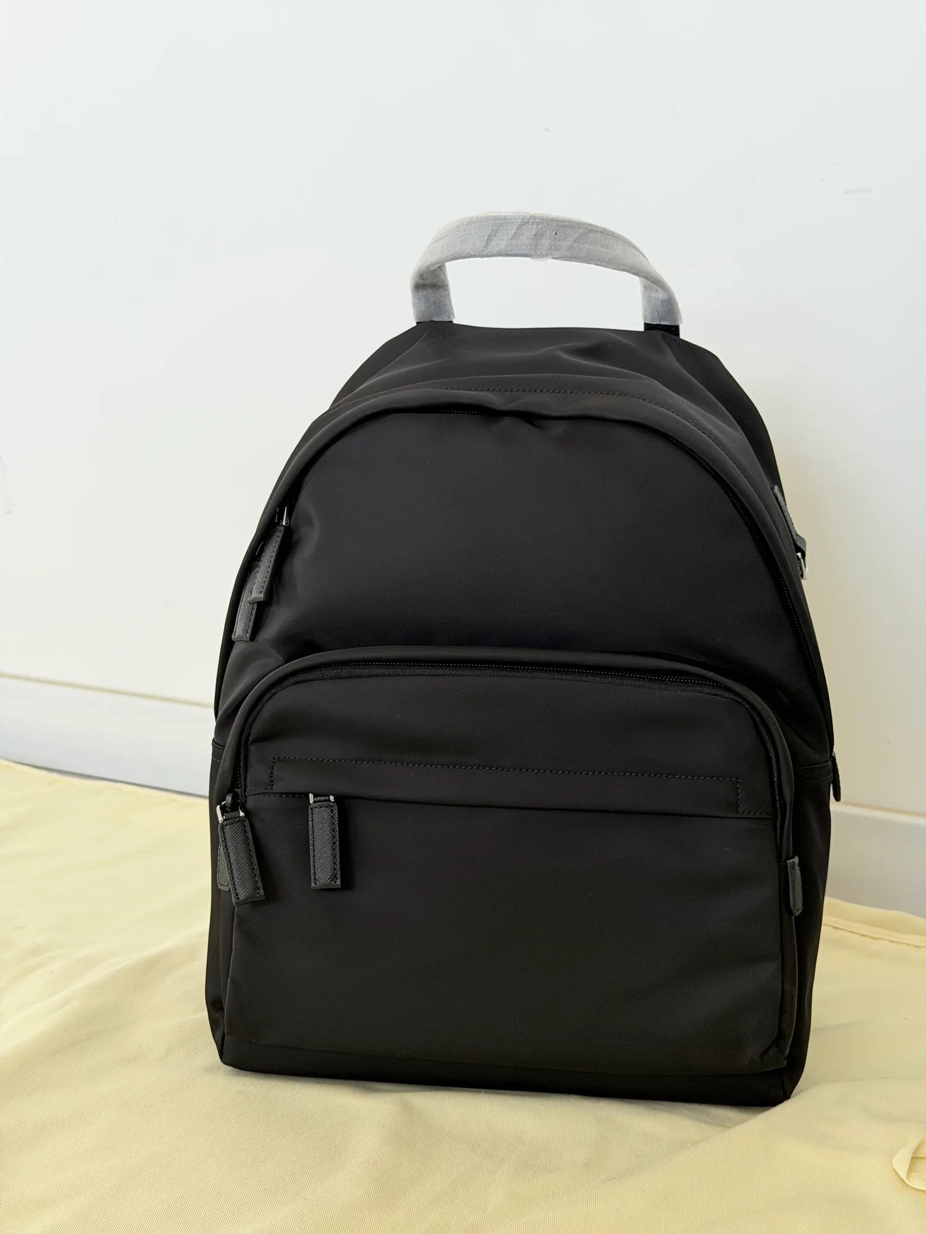 普拉达 尼龙双肩包 2VZ066 29x40x17cm