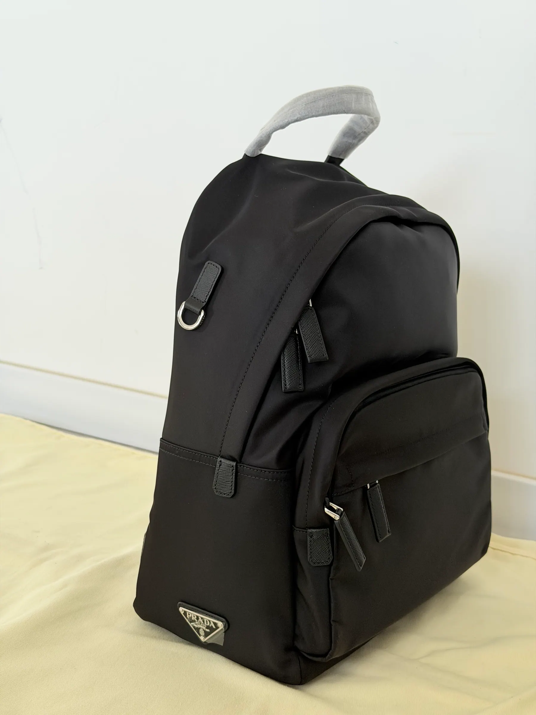 普拉达 尼龙双肩包 2VZ066 29x40x17cm