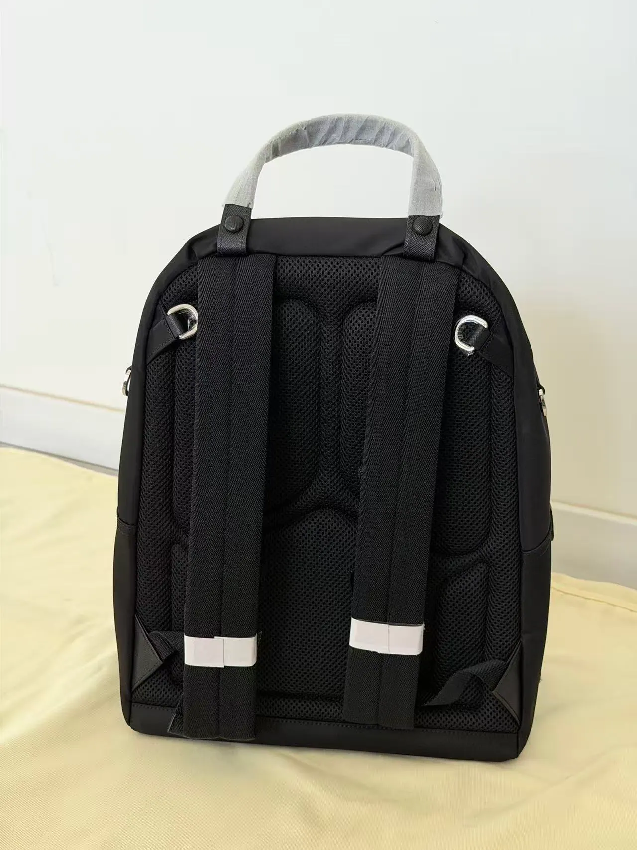 普拉达 尼龙双肩包 2VZ066 29x40x17cm