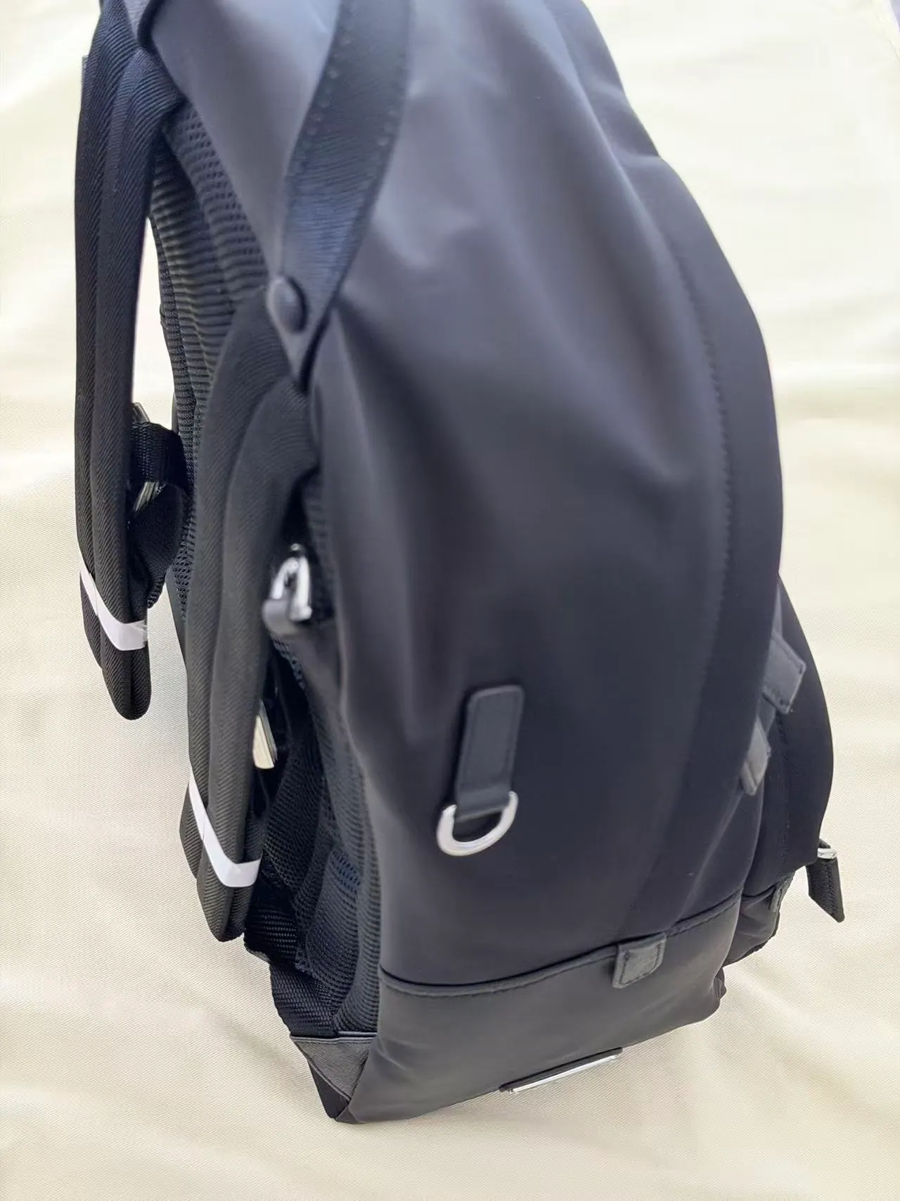 普拉达 尼龙双肩包 2VZ066 29x40x17cm