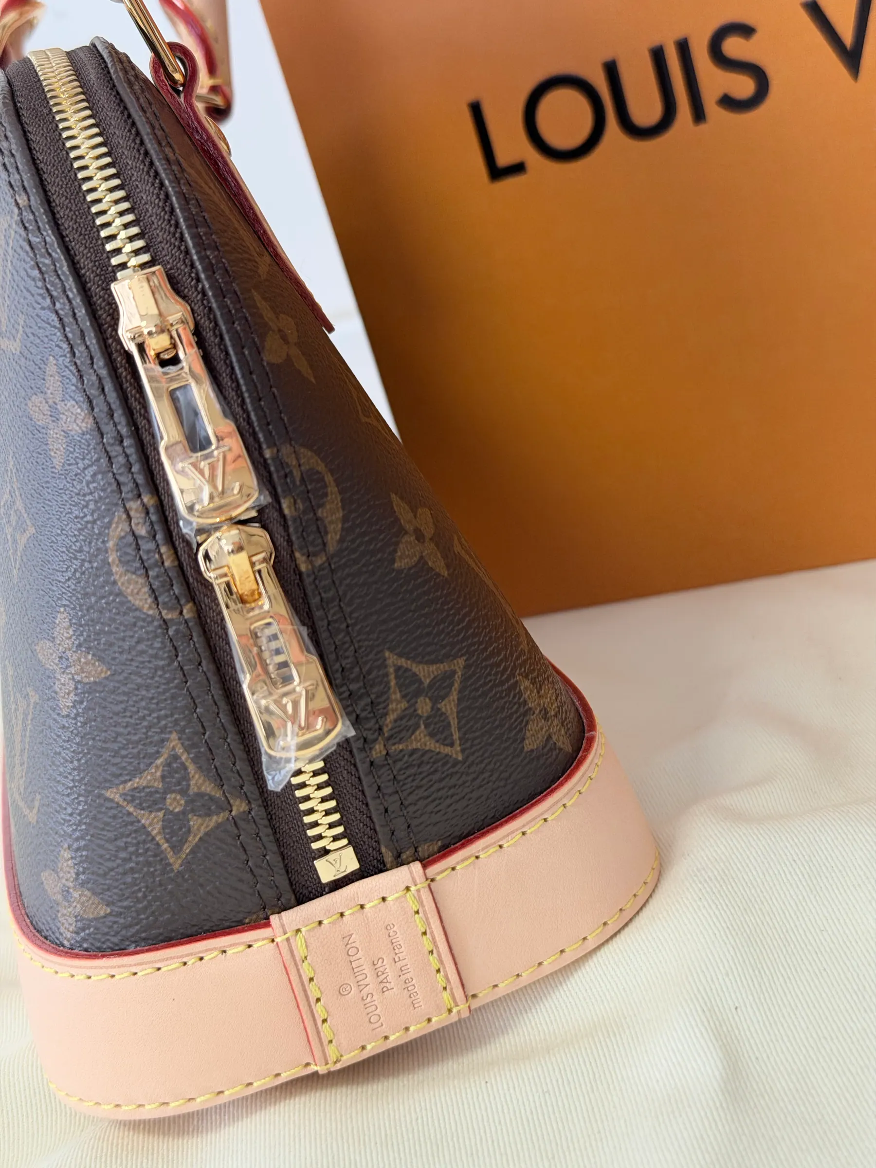 路易威登 Alma BB Monogram M53152 25*19*12cm