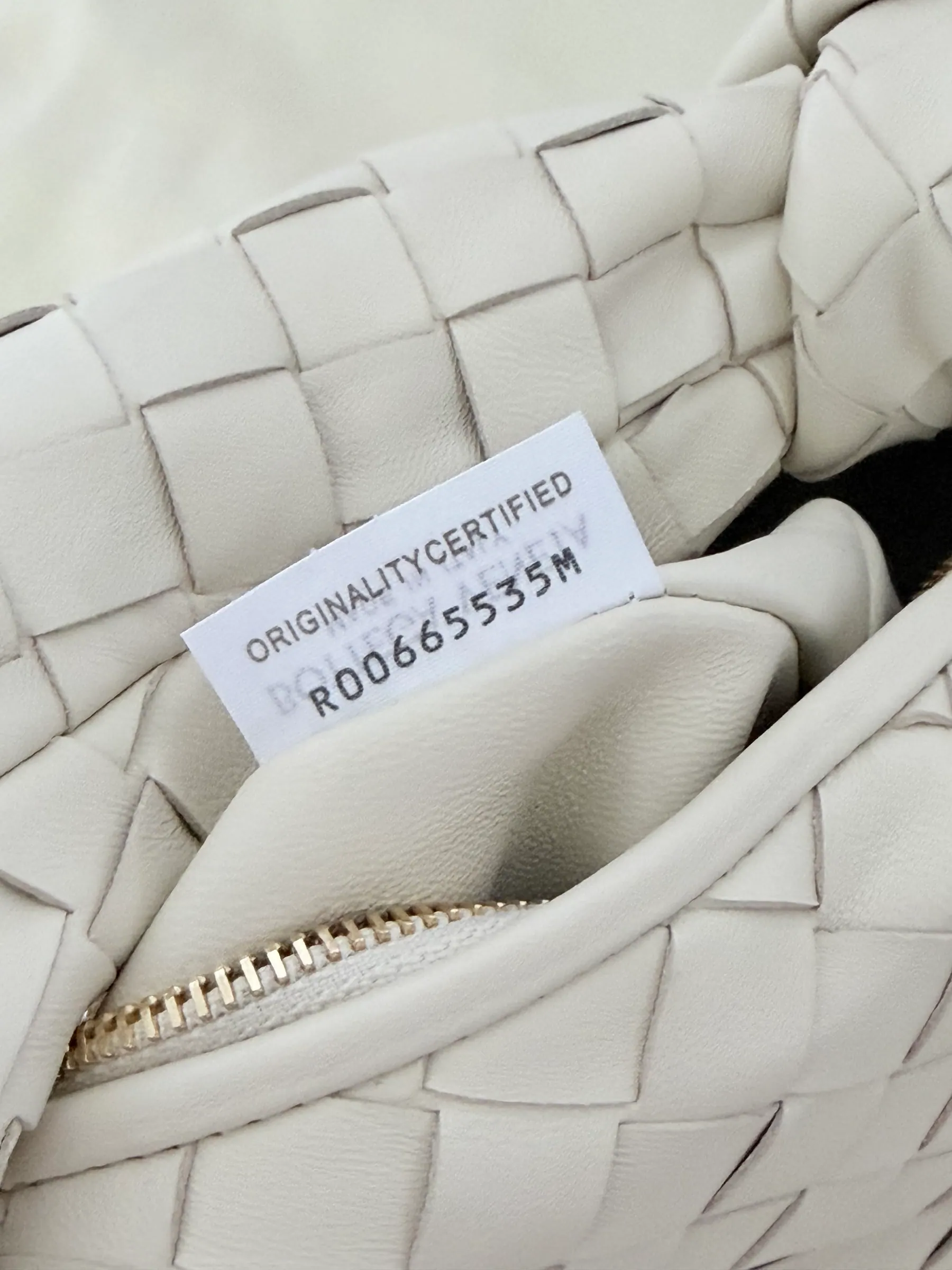 BOTTEGA VENETA 羊羔皮迷你 Jodie 包 651876 23*15*5cm
