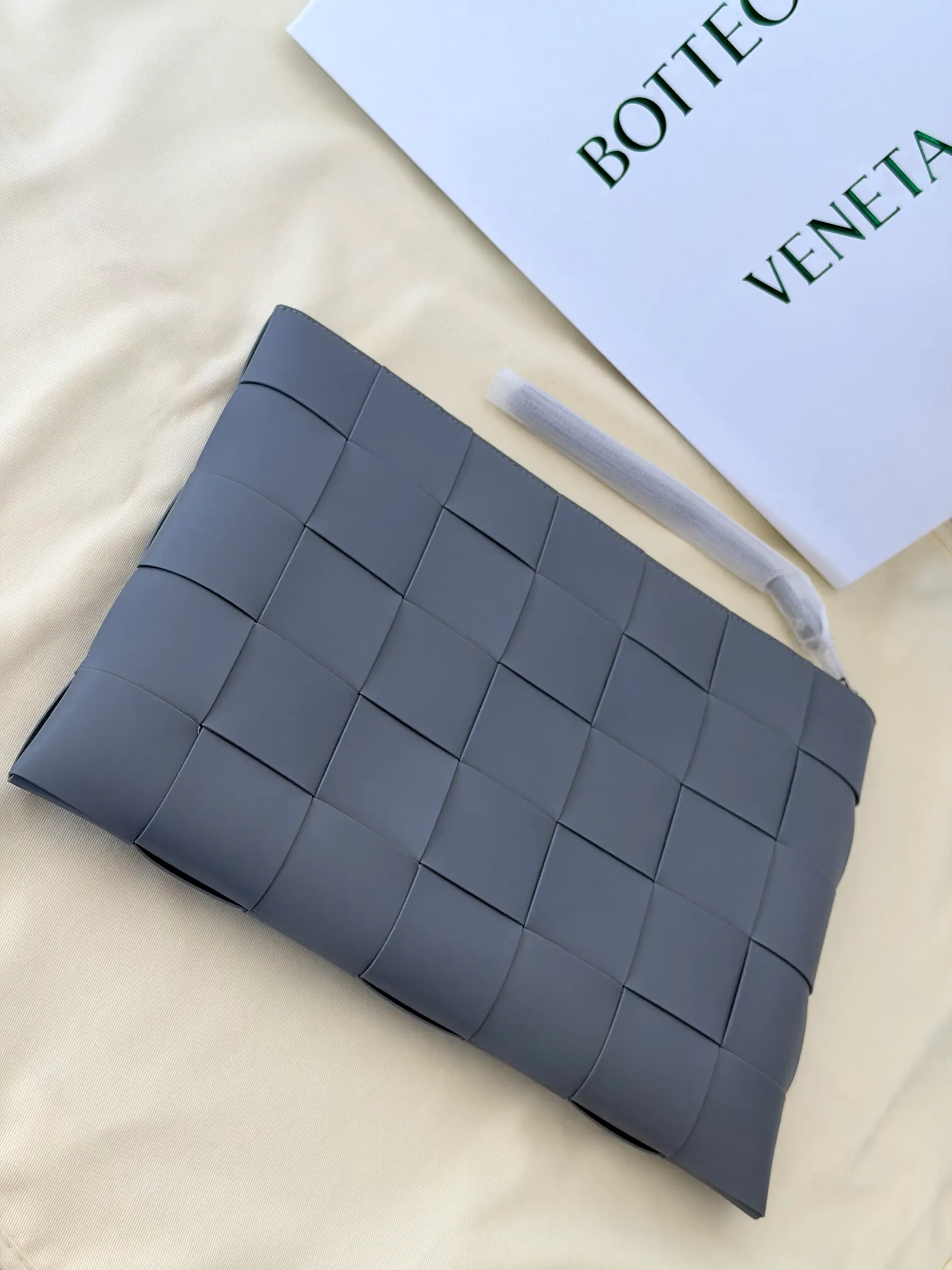 BOTTEGA VENETA 葆蝶家 22FW Cassette 手拿包 35x25cm
