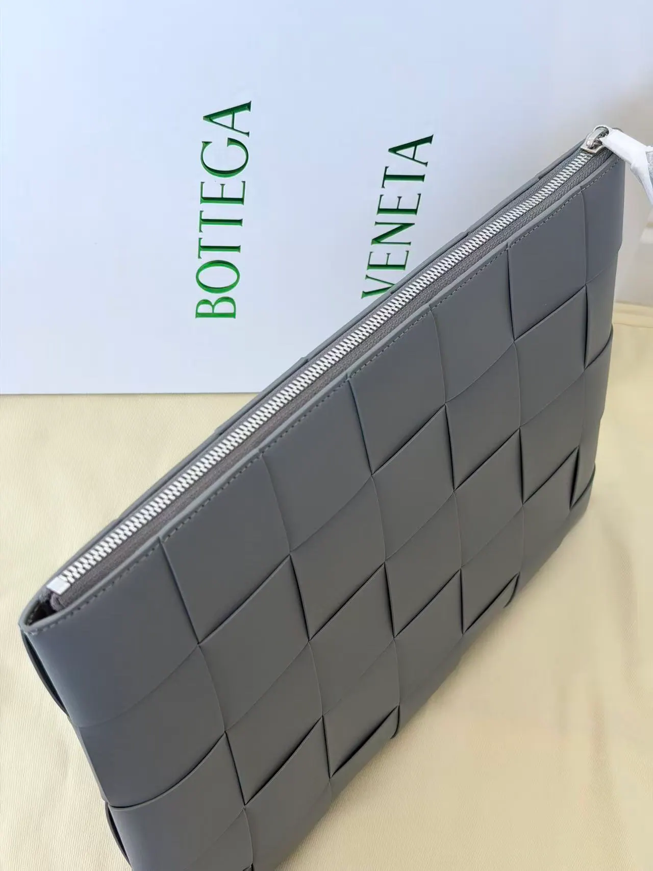 BOTTEGA VENETA 葆蝶家 22FW Cassette 手拿包 35x25cm