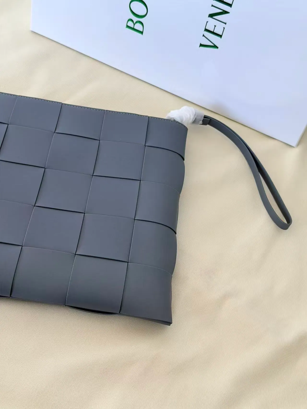 BOTTEGA VENETA 葆蝶家 22FW Cassette 手拿包 35x25cm