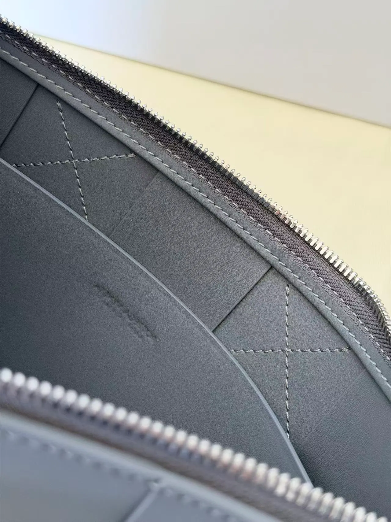 BOTTEGA VENETA 葆蝶家 22FW Cassette 手拿包 35x25cm