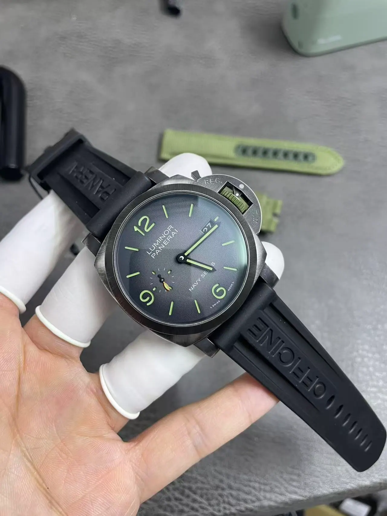 VS l P9010 l 44mm l 沛纳海 Pam1412