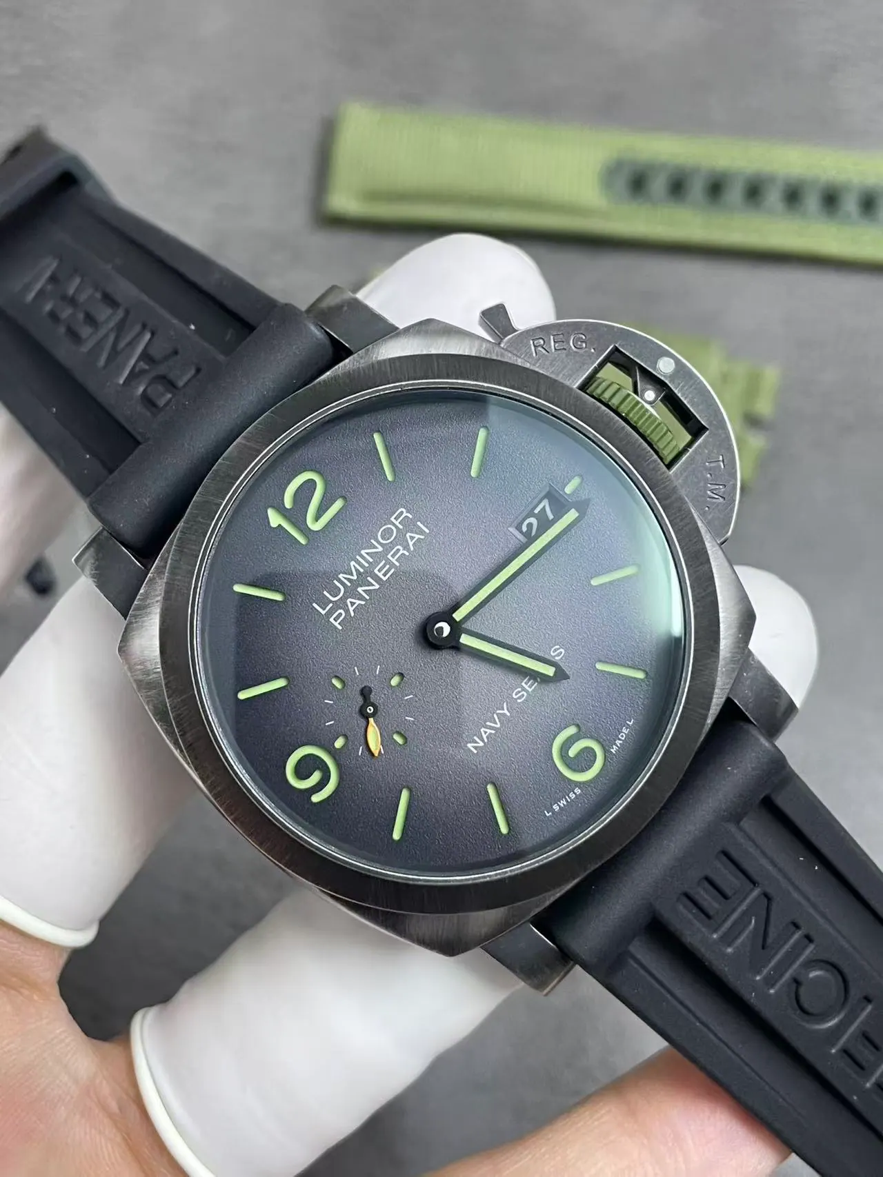 VS l P9010 l 44mm l 沛纳海 Pam1412
