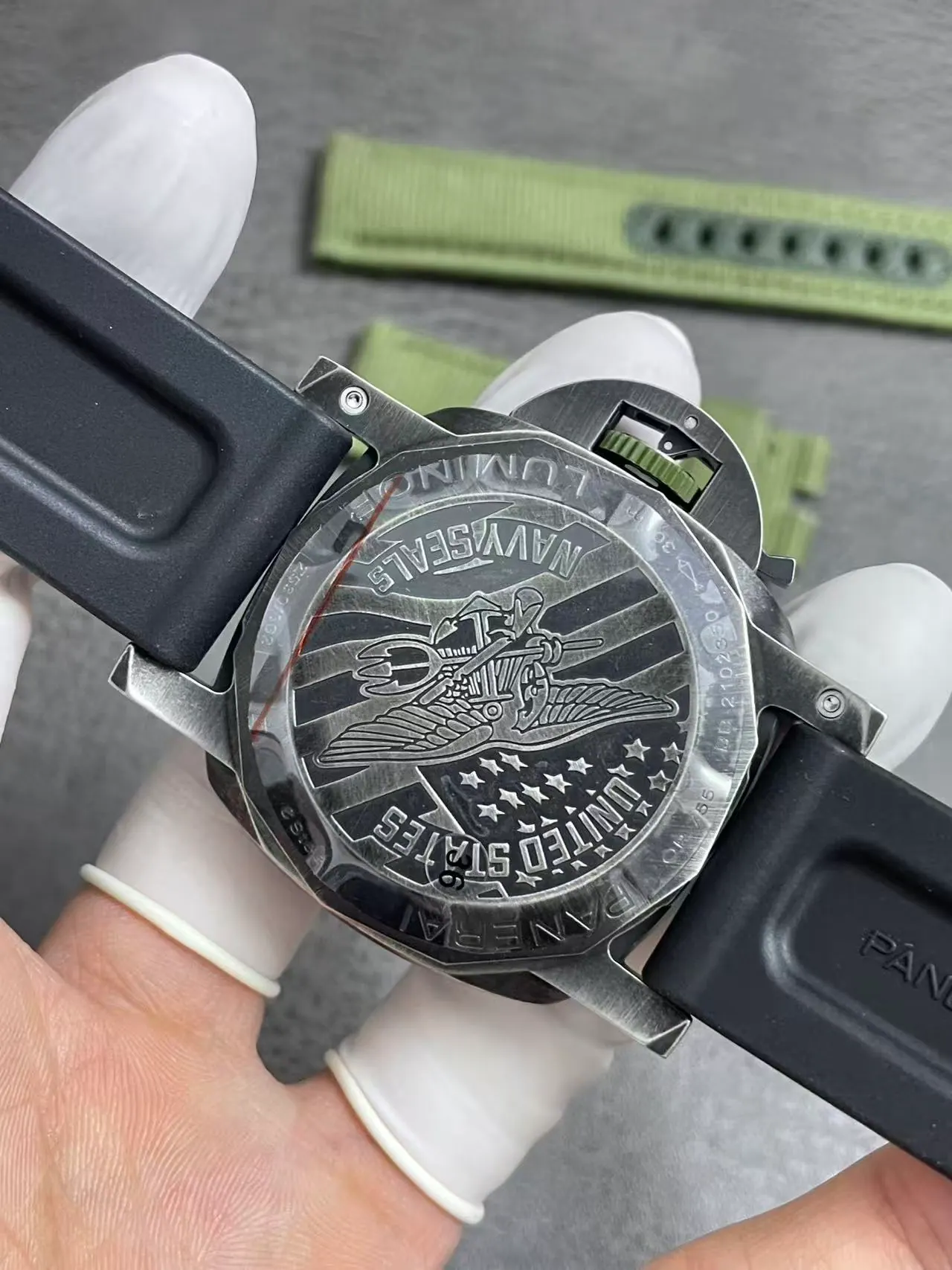 VS l P9010 l 44mm l 沛纳海 Pam1412
