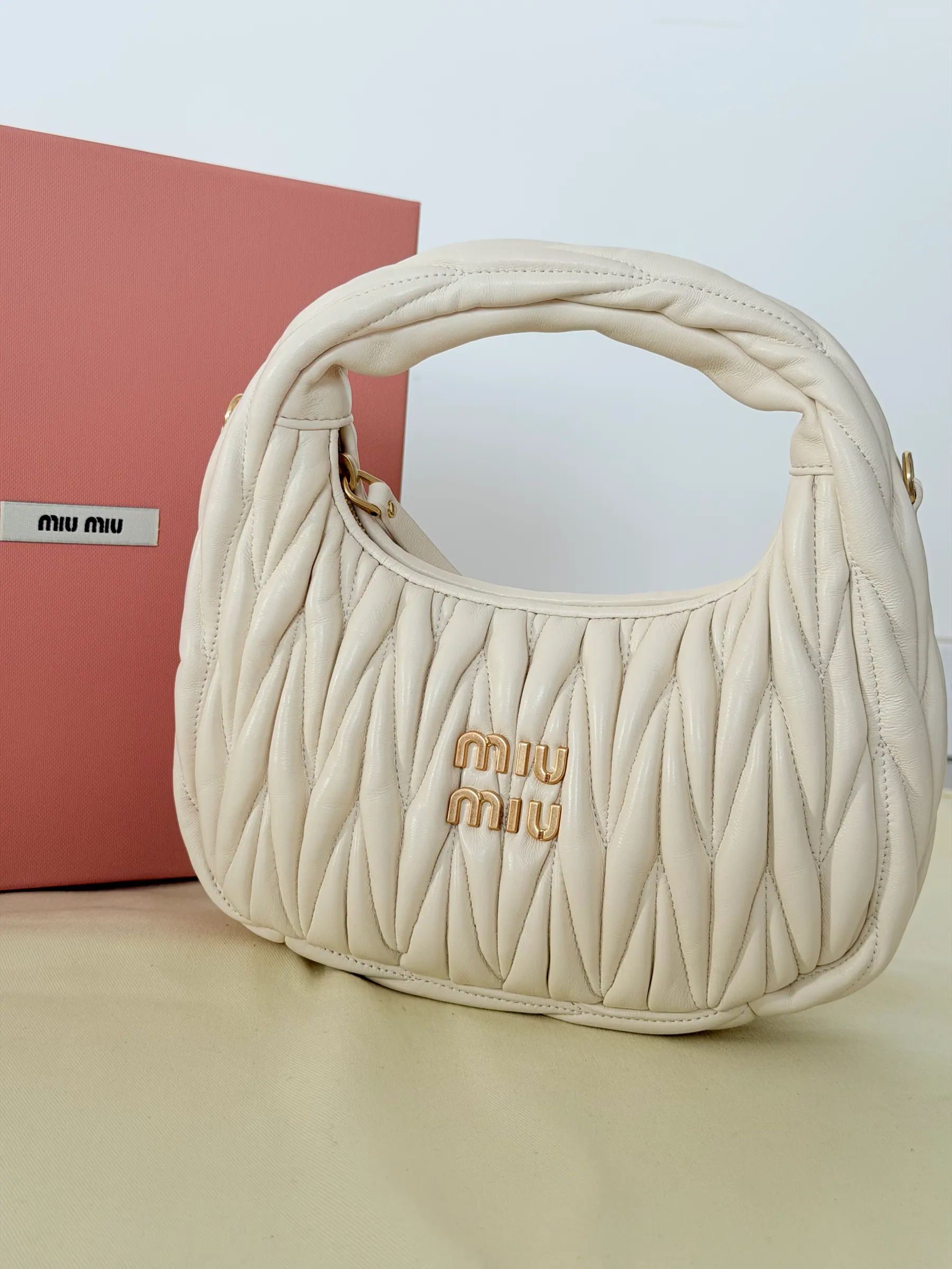 Miu Miu Matelassé Wander Hobo包 5BC125 20x6cm x17cm