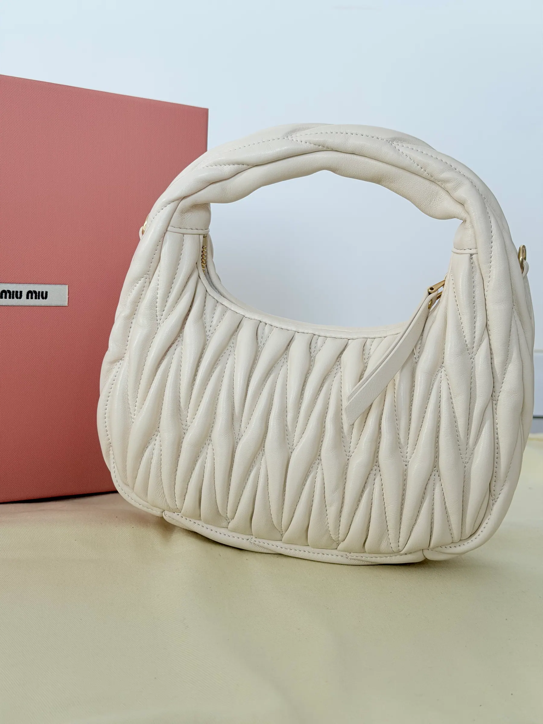 Miu Miu Matelassé Wander Hobo包 5BC125 20x6cm x17cm