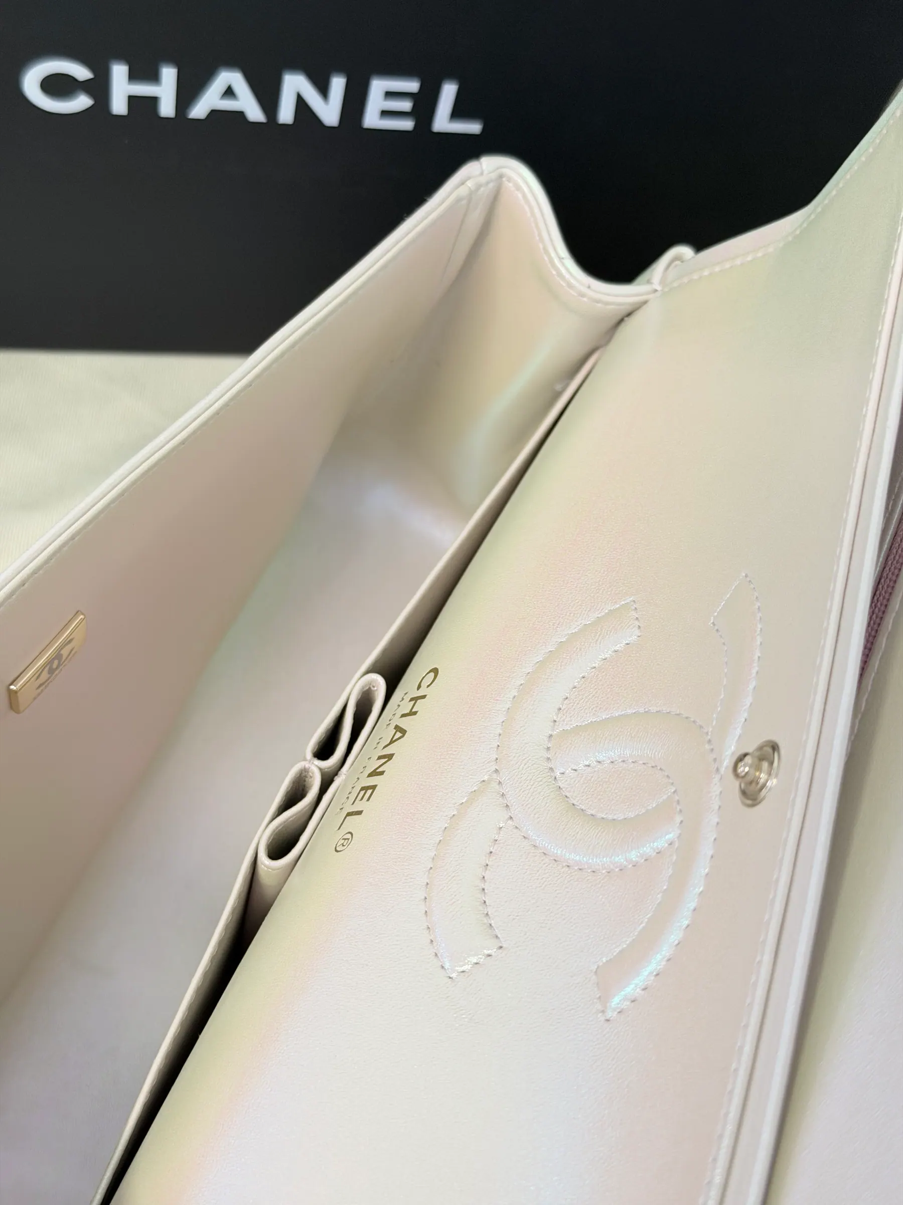 ƆC  经典翻盖包 中号 25cm 112