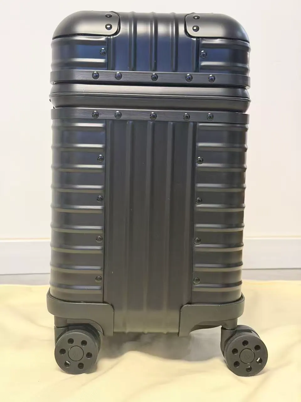 RIMOWA Topas 飞行员登机箱 42 x 50 x 23cm