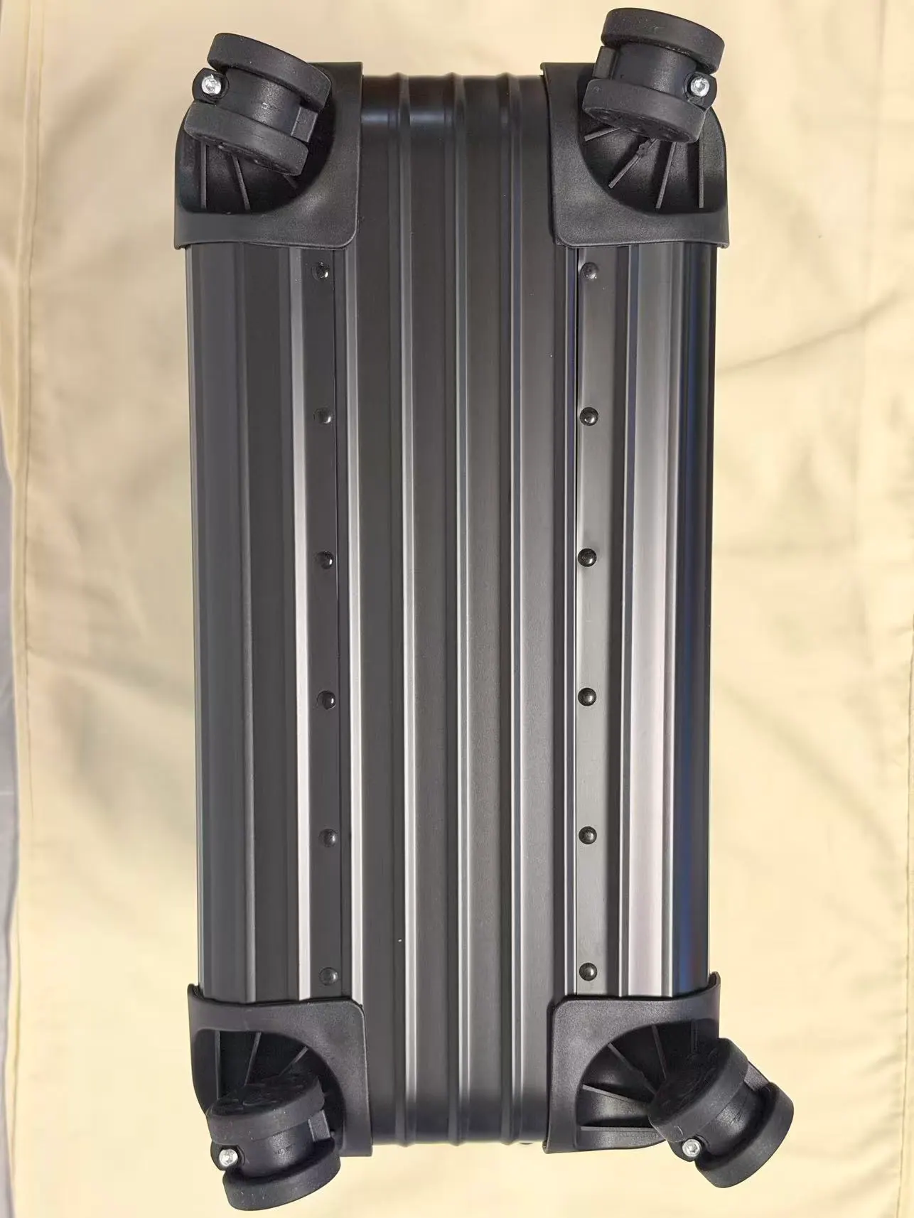 RIMOWA Topas 飞行员登机箱 42 x 50 x 23cm