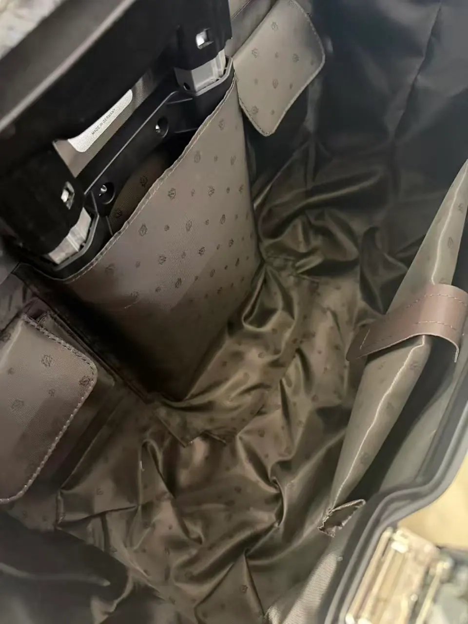 RIMOWA Topas 飞行员登机箱 42 x 50 x 23cm