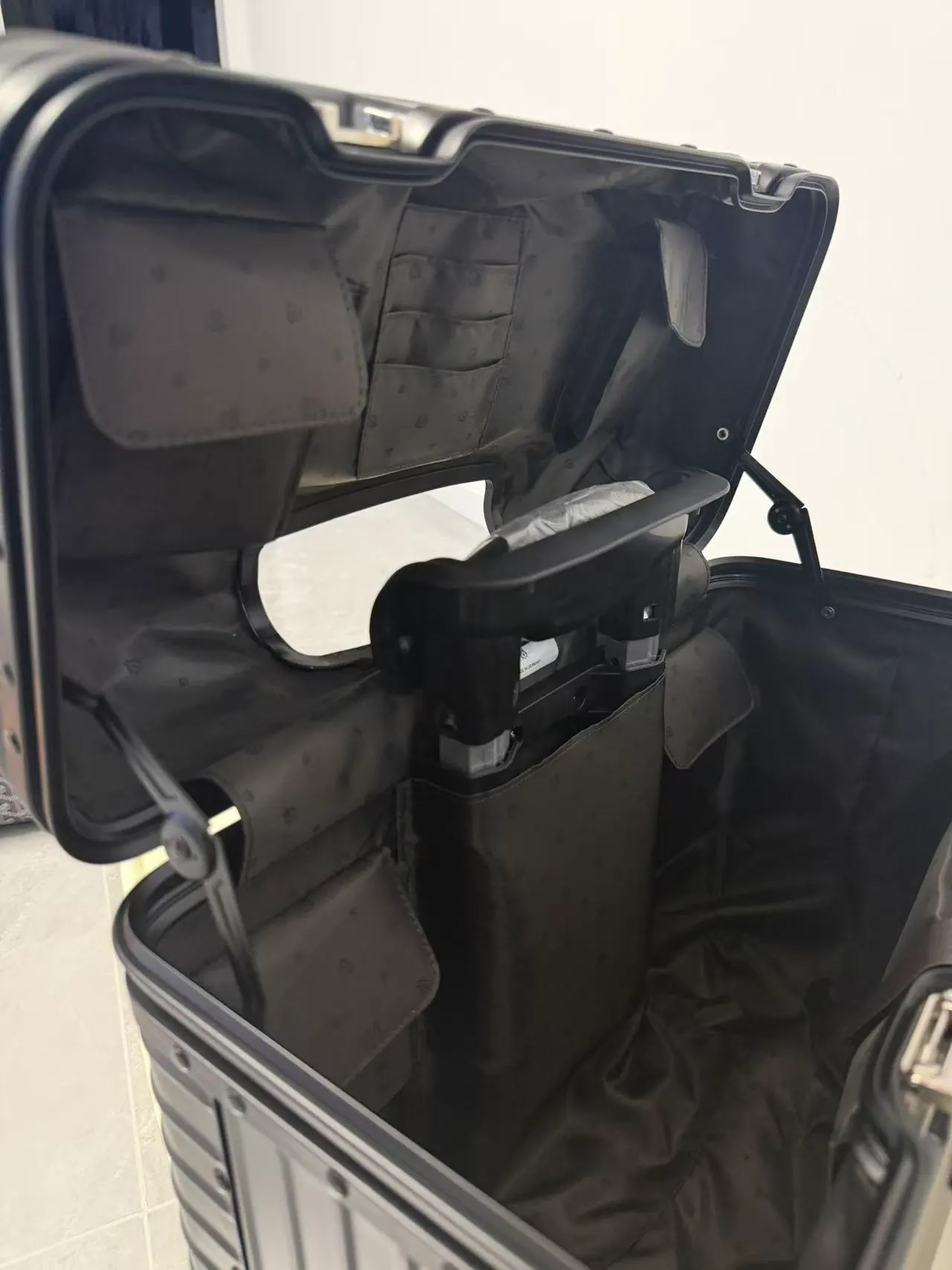 RIMOWA Topas 飞行员登机箱 42 x 50 x 23cm